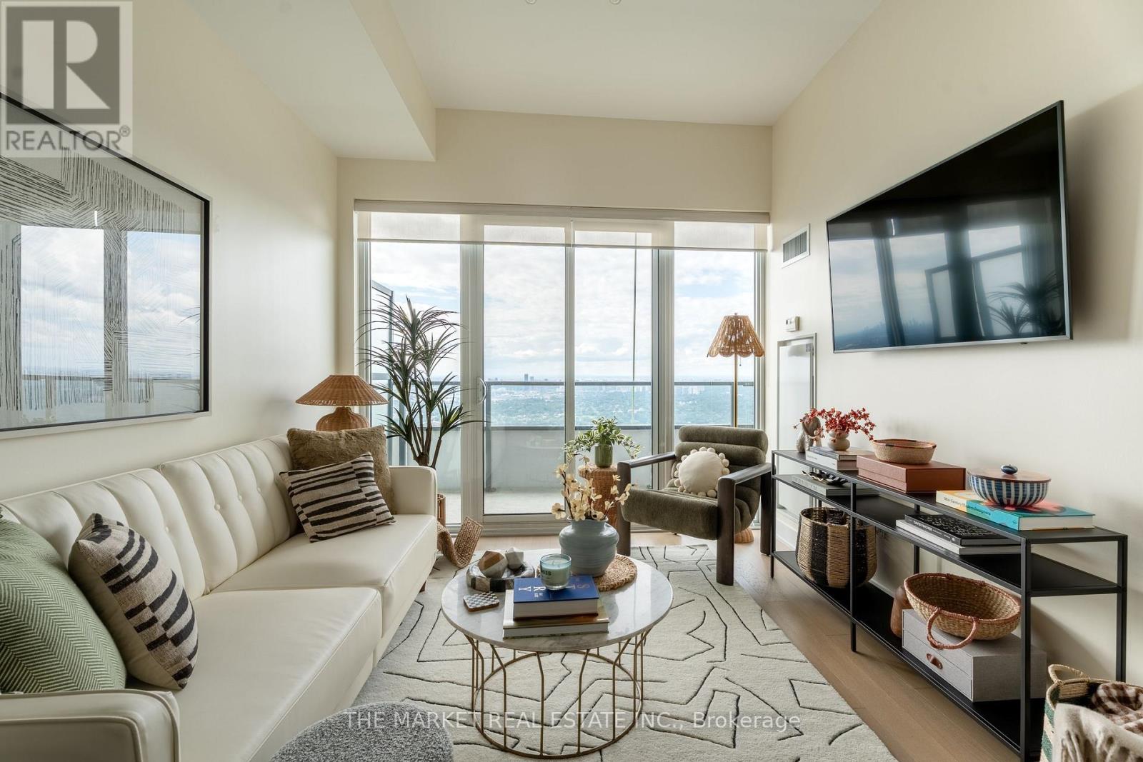 6201 - 30 Shore Breeze Drive Property Photo 2