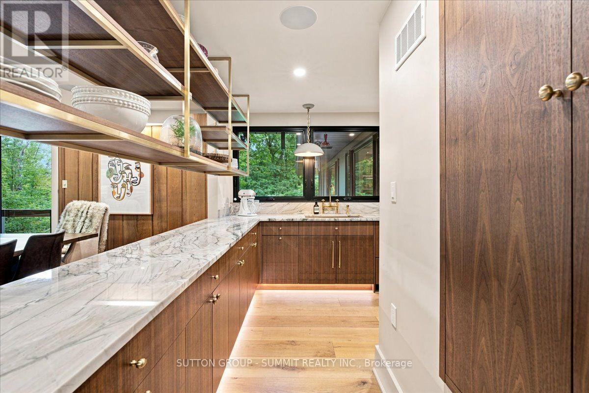 2510 Britannia Road Property Photo 9