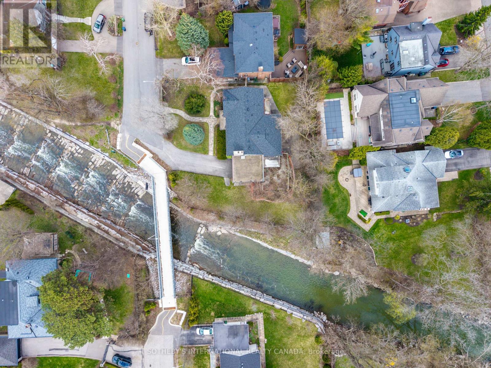 55 Van Dusen Boulevard Property Photo 13