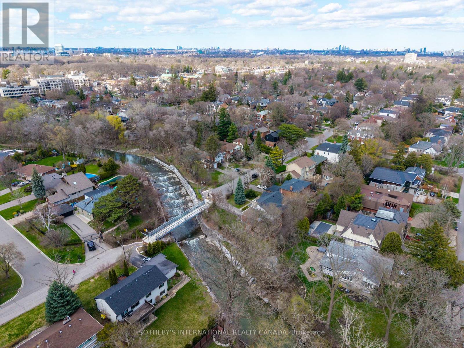 55 Van Dusen Boulevard Property Photo 14