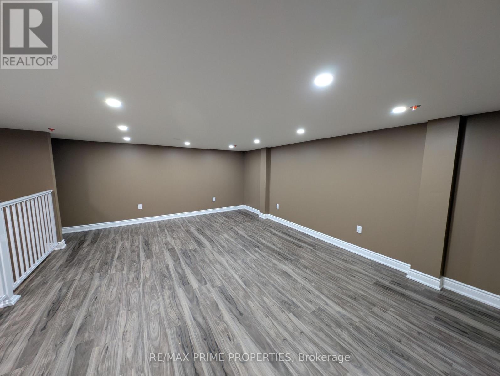 29 - 7171 Torbram Road Property Photo 3