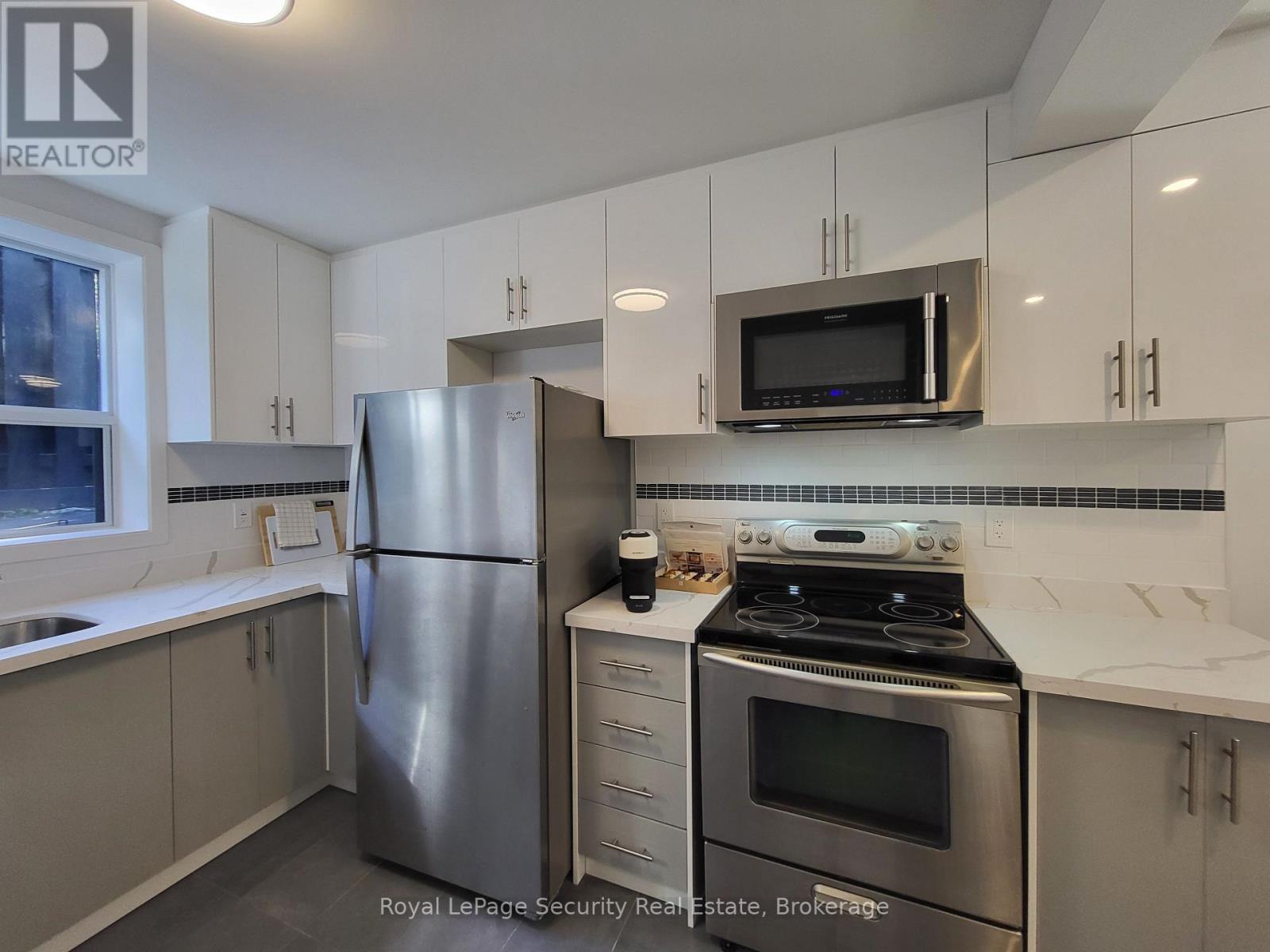 2 - 328 Lakeshore Road Property Photo 4