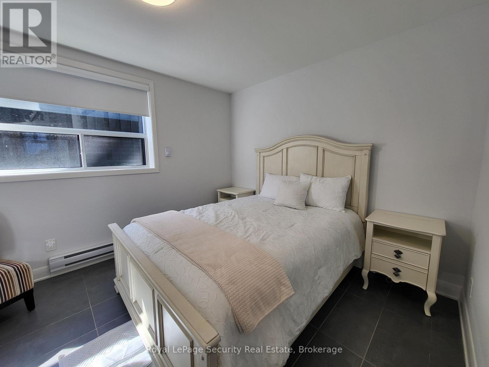 2 - 328 Lakeshore Road Property Photo 7
