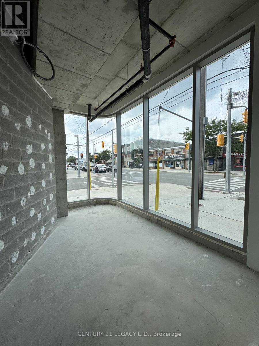 693a The Queensway Property Photo 11