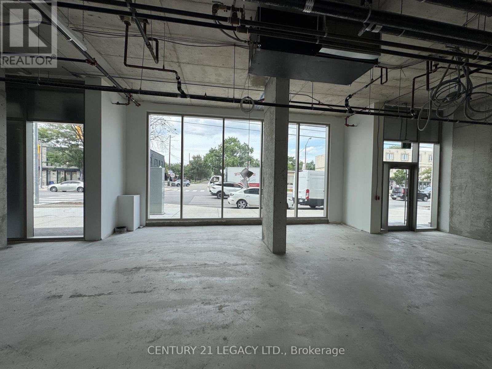 693a The Queensway Property Photo 15