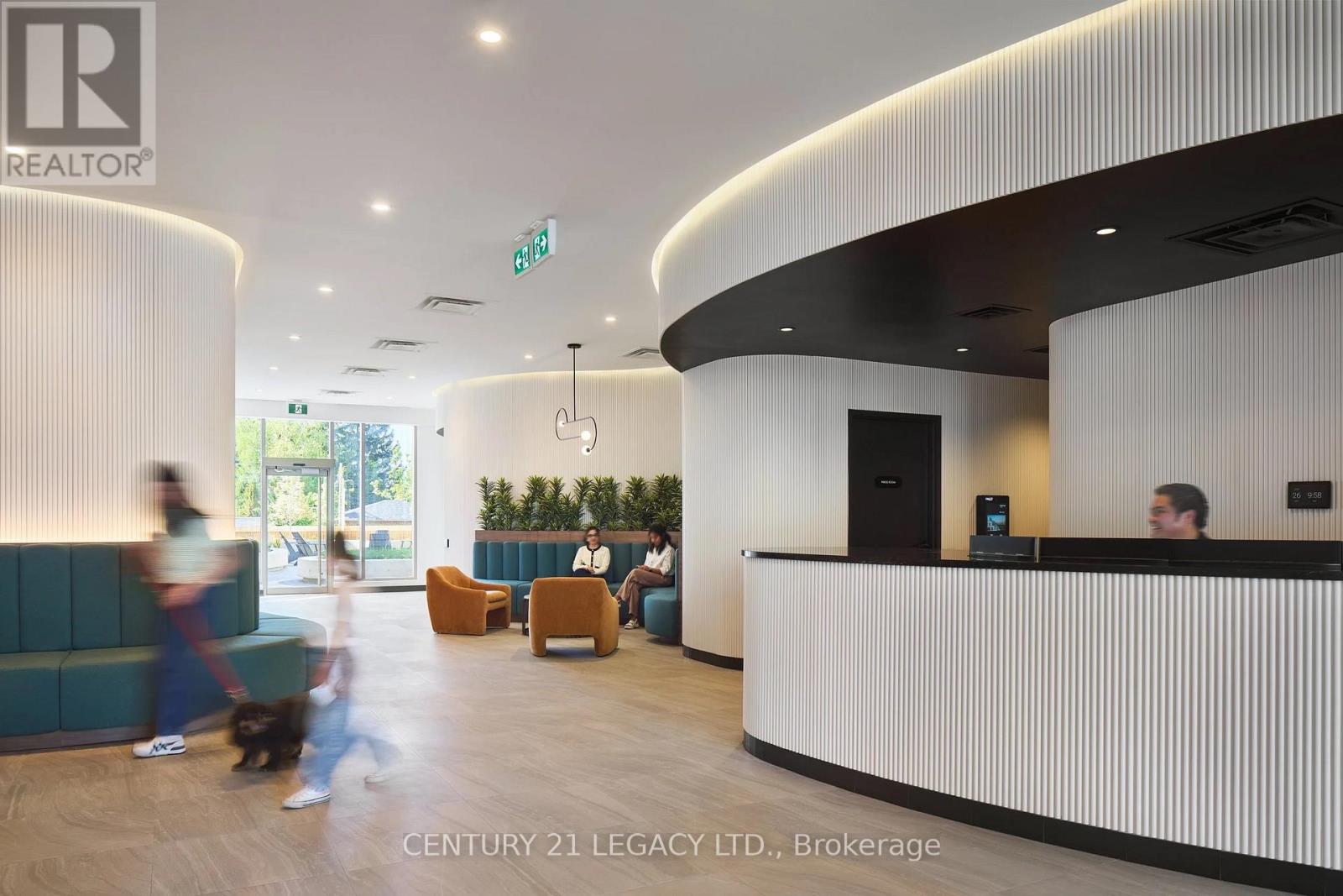 693a The Queensway Property Photo 21