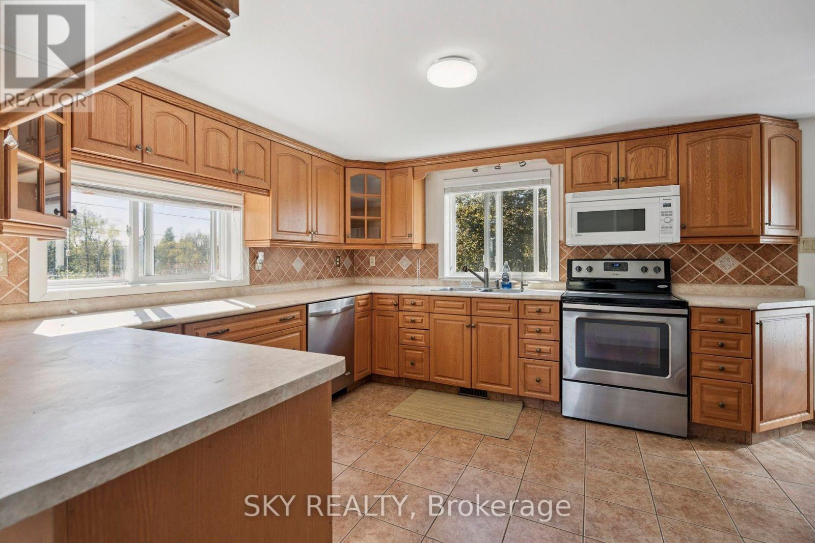 12475 5th Line Property Photo 10