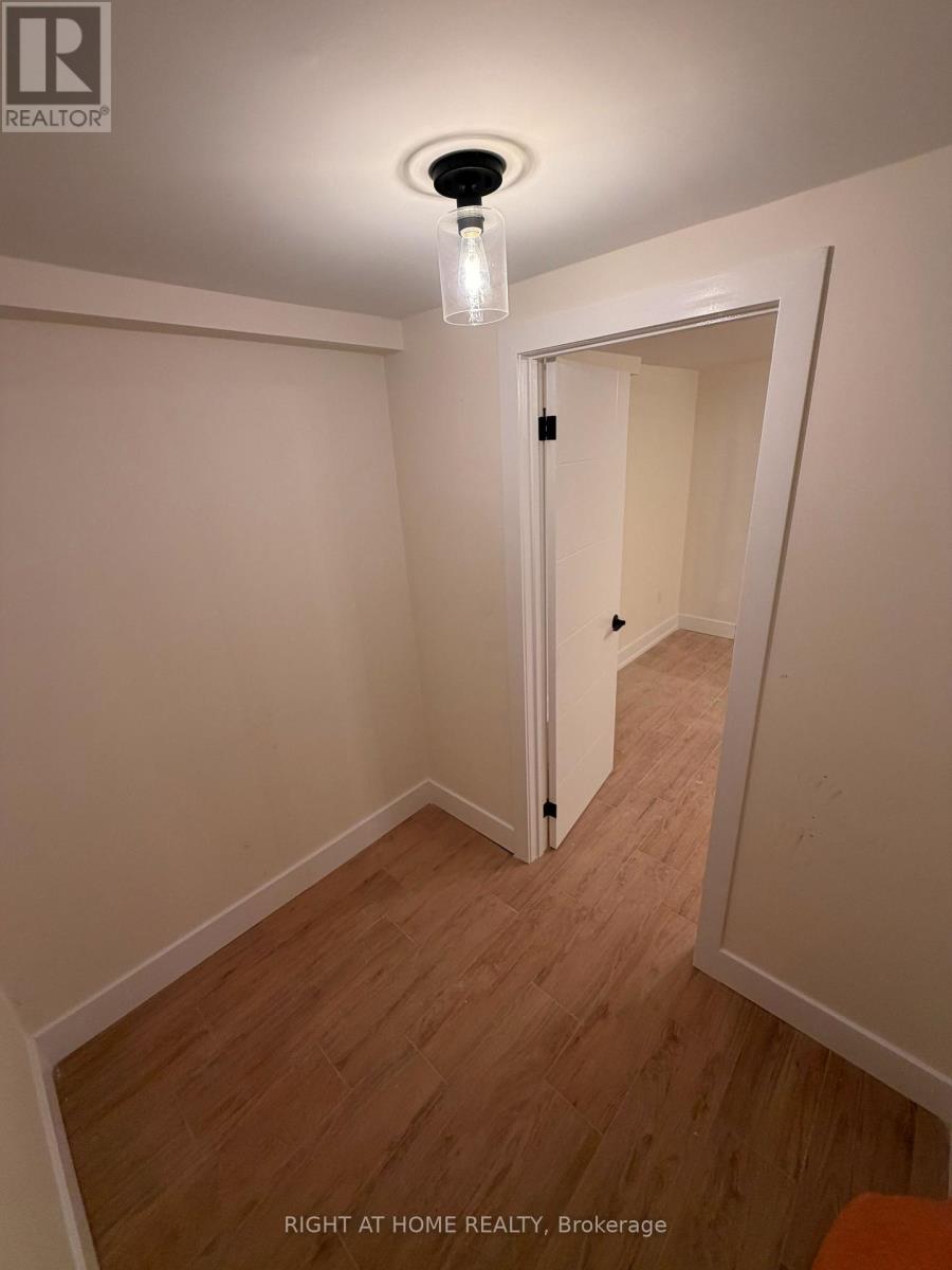 B - 3384 Lake Shore Boulevard W Property Photo 5