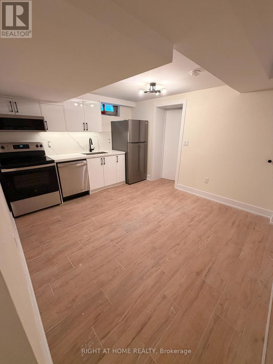 B - 3384 Lake Shore Boulevard W Property Photo 6