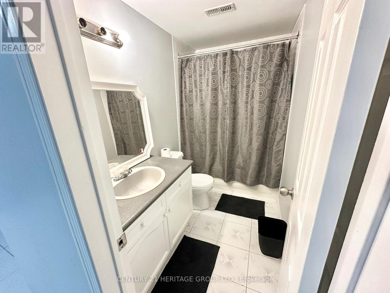 Lower - 32 Histon Crescent Property Photo 6