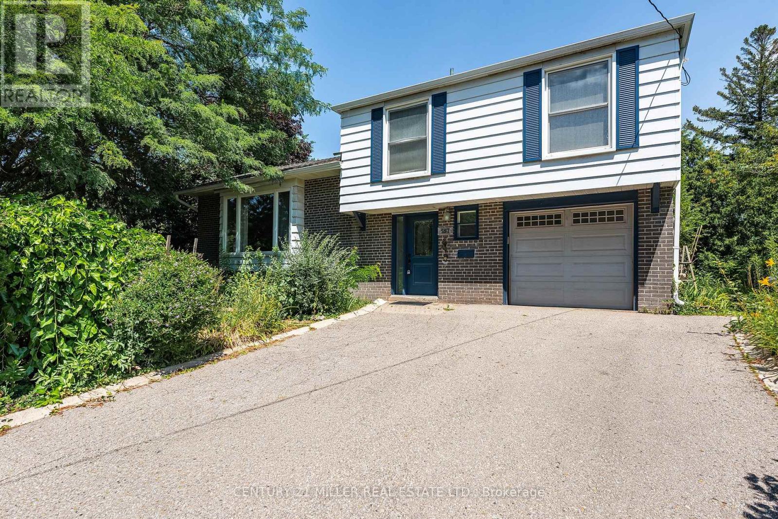 557 TRAFFORD CRESCENT Property Photo 1
