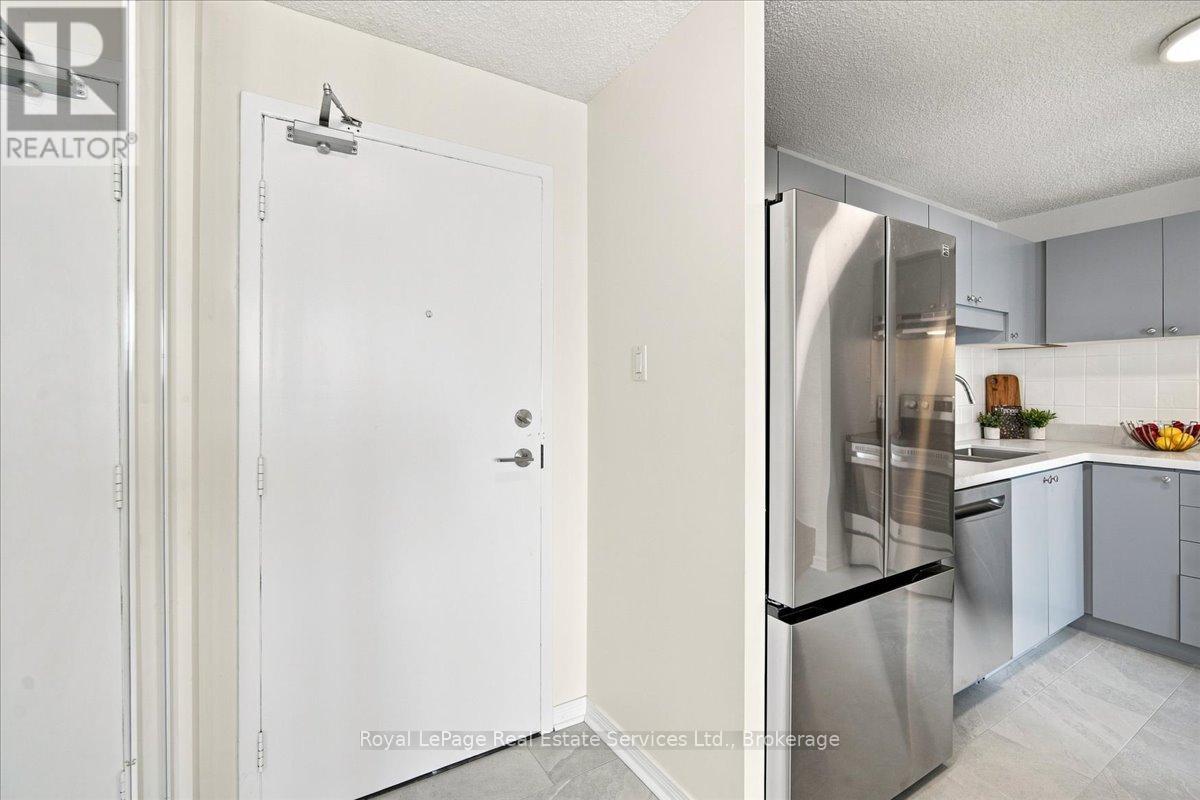 1112 - 2900 Battleford Road Property Photo 4