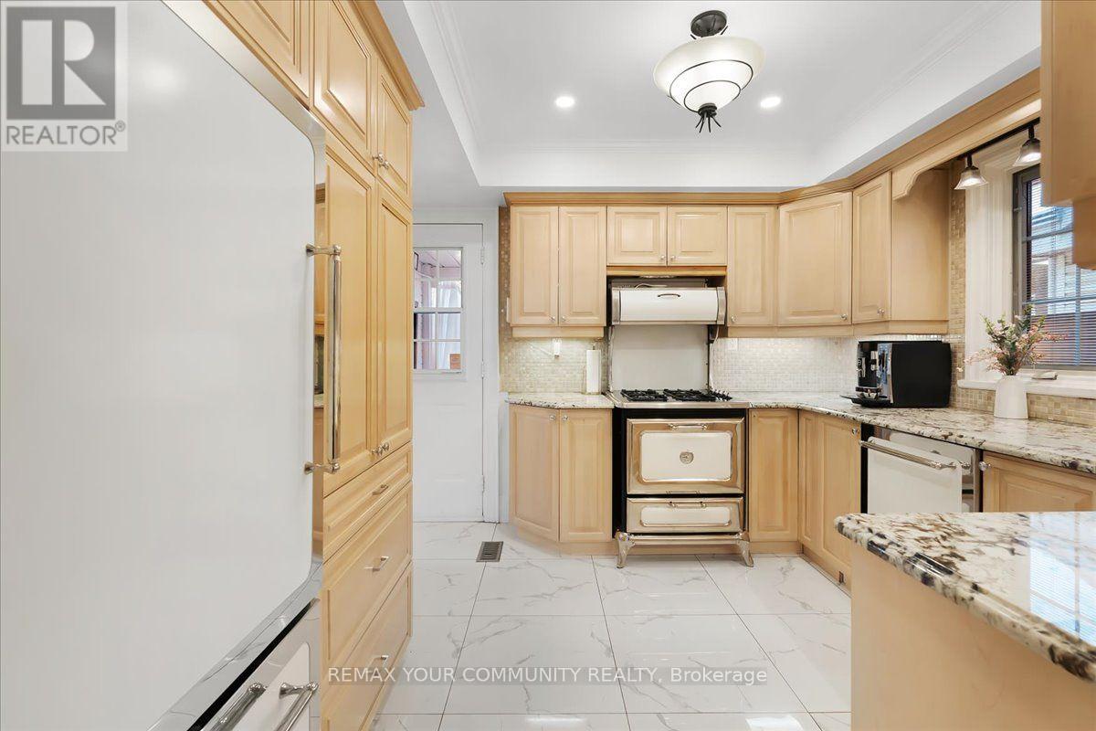 2491 Parmeer Drive Property Photo 8