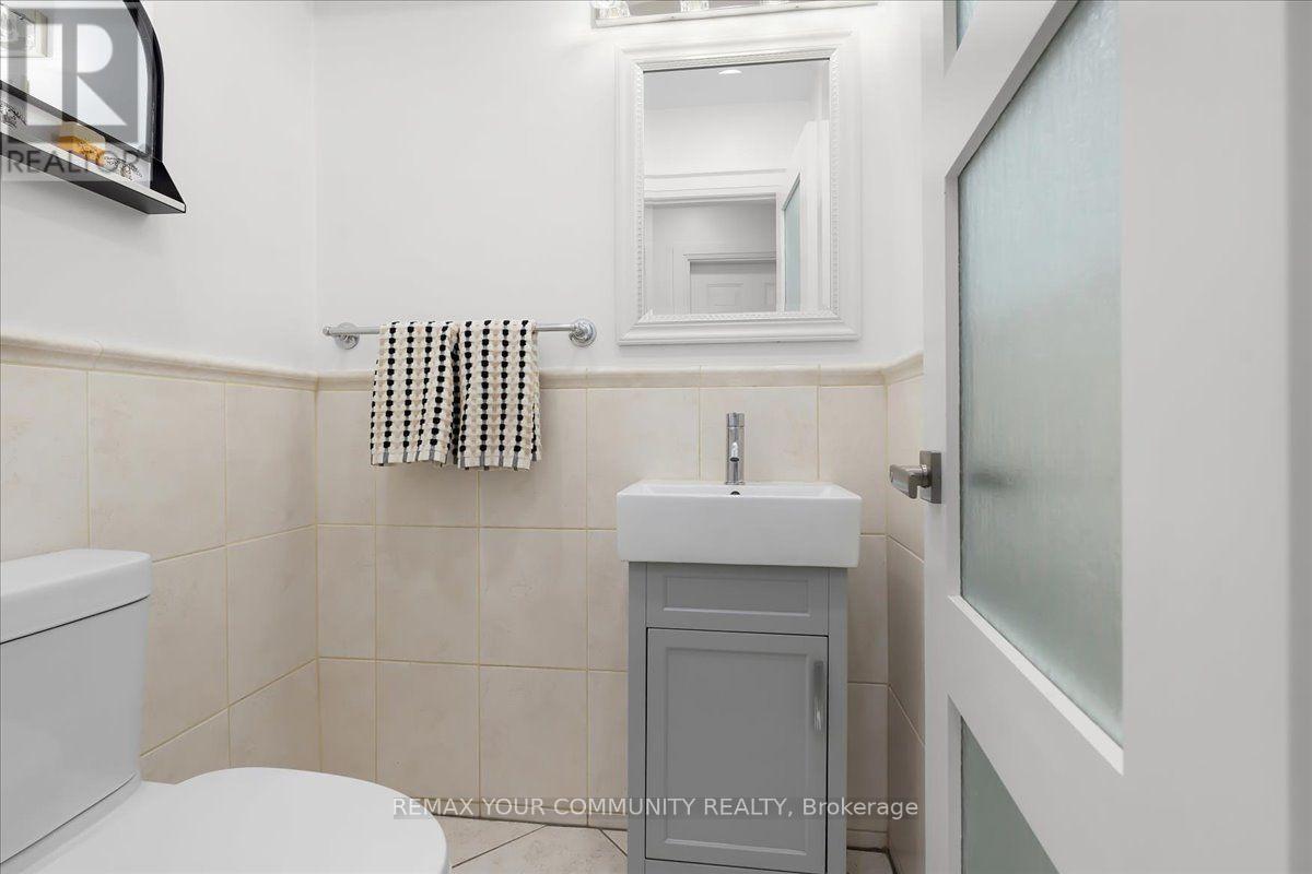 2491 Parmeer Drive Property Photo 13