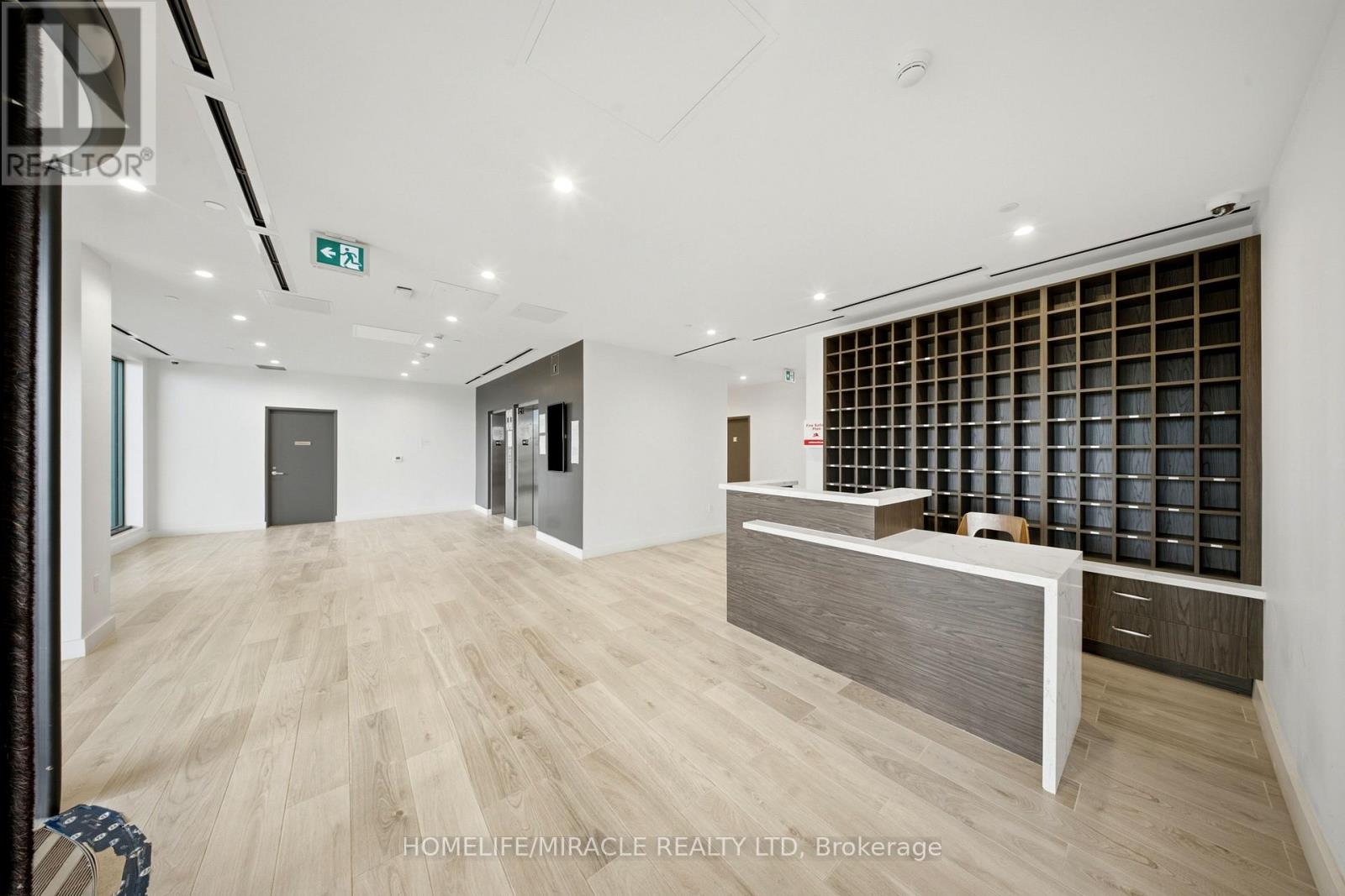 225 - 998 Martin Grove Road Property Photo 3