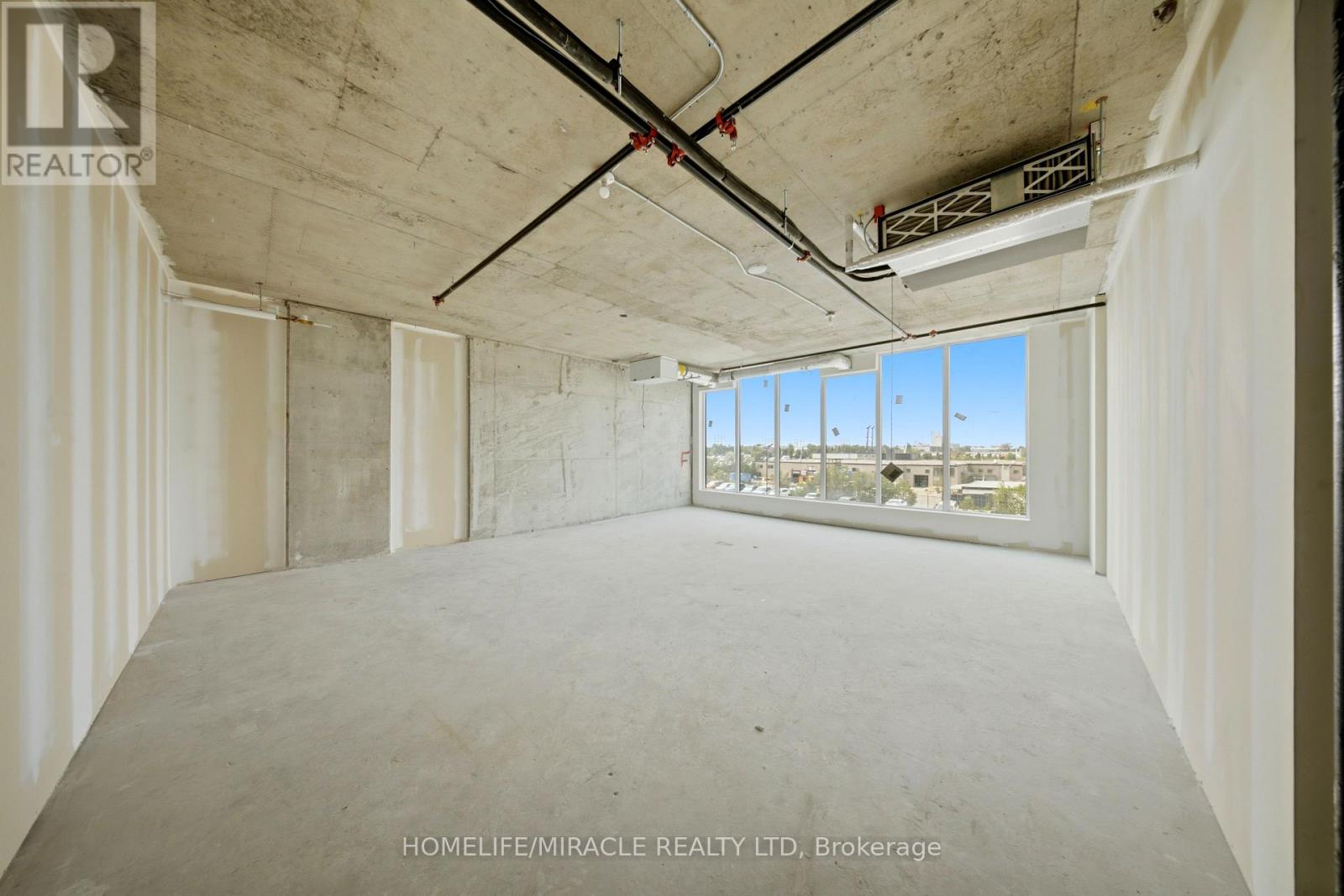 225 - 998 Martin Grove Road Property Photo 6