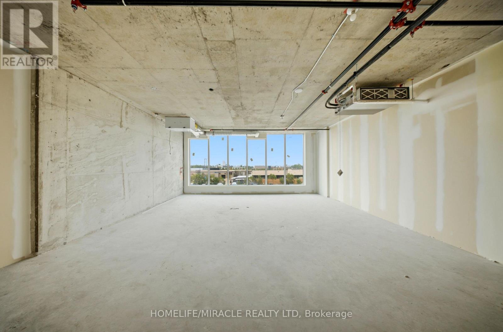 225 - 998 Martin Grove Road Property Photo 10