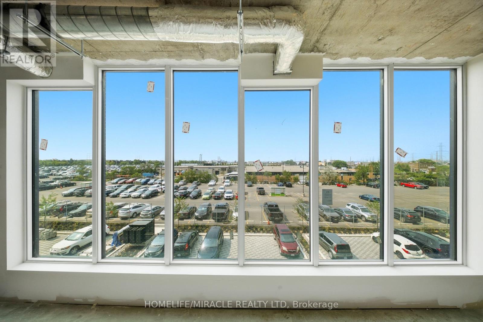 225 - 998 Martin Grove Road Property Photo 11
