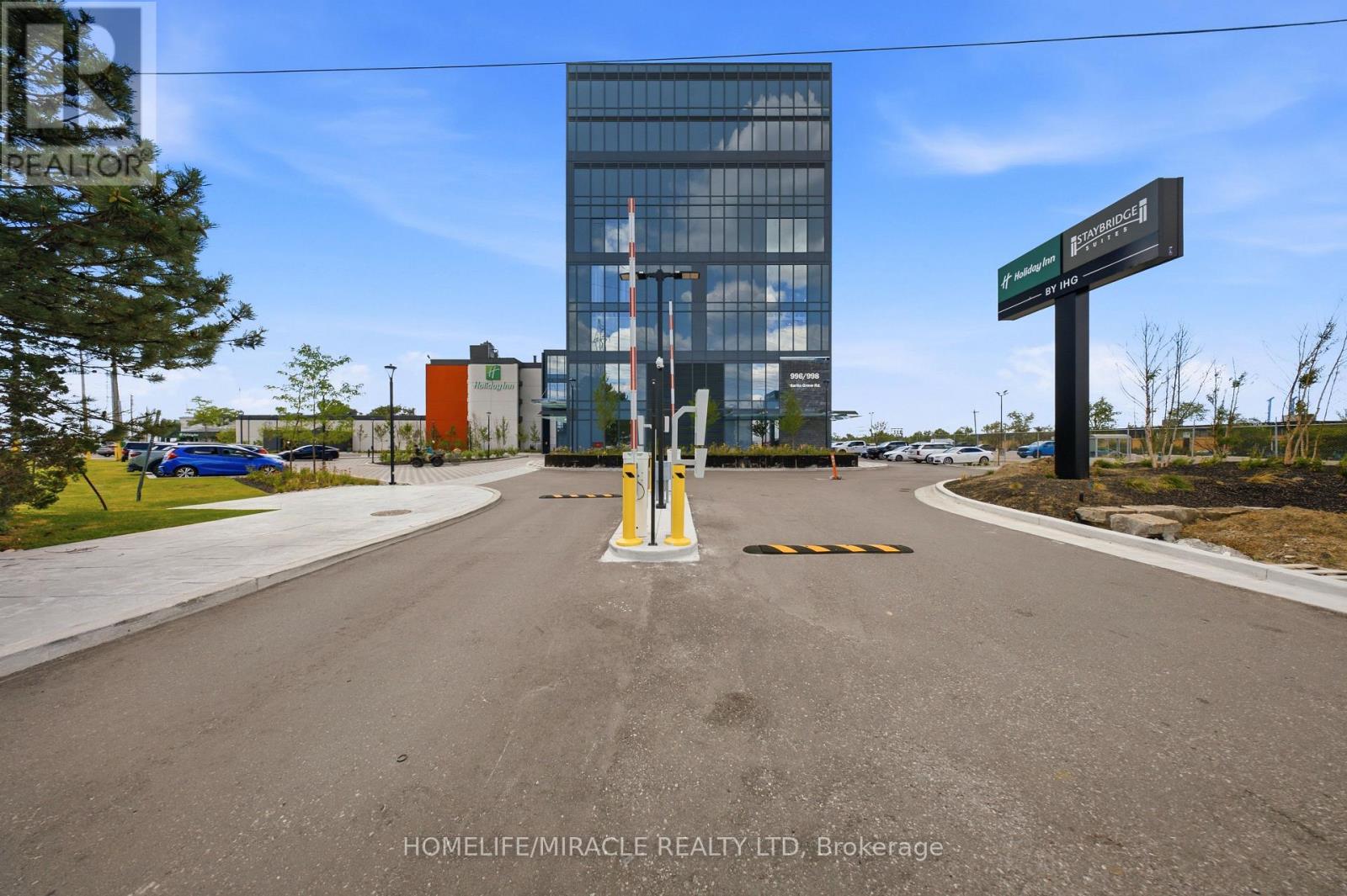 225 - 998 Martin Grove Road Property Photo 14