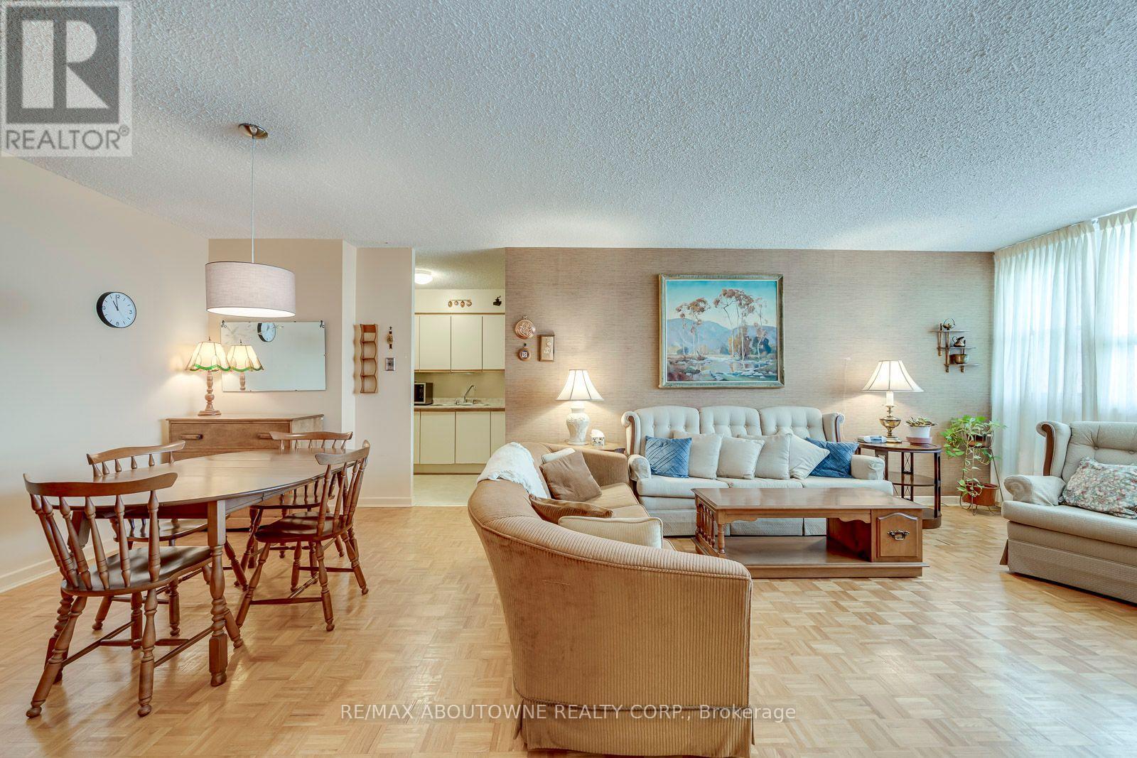 906 - 212 Kerr Street Property Photo 16