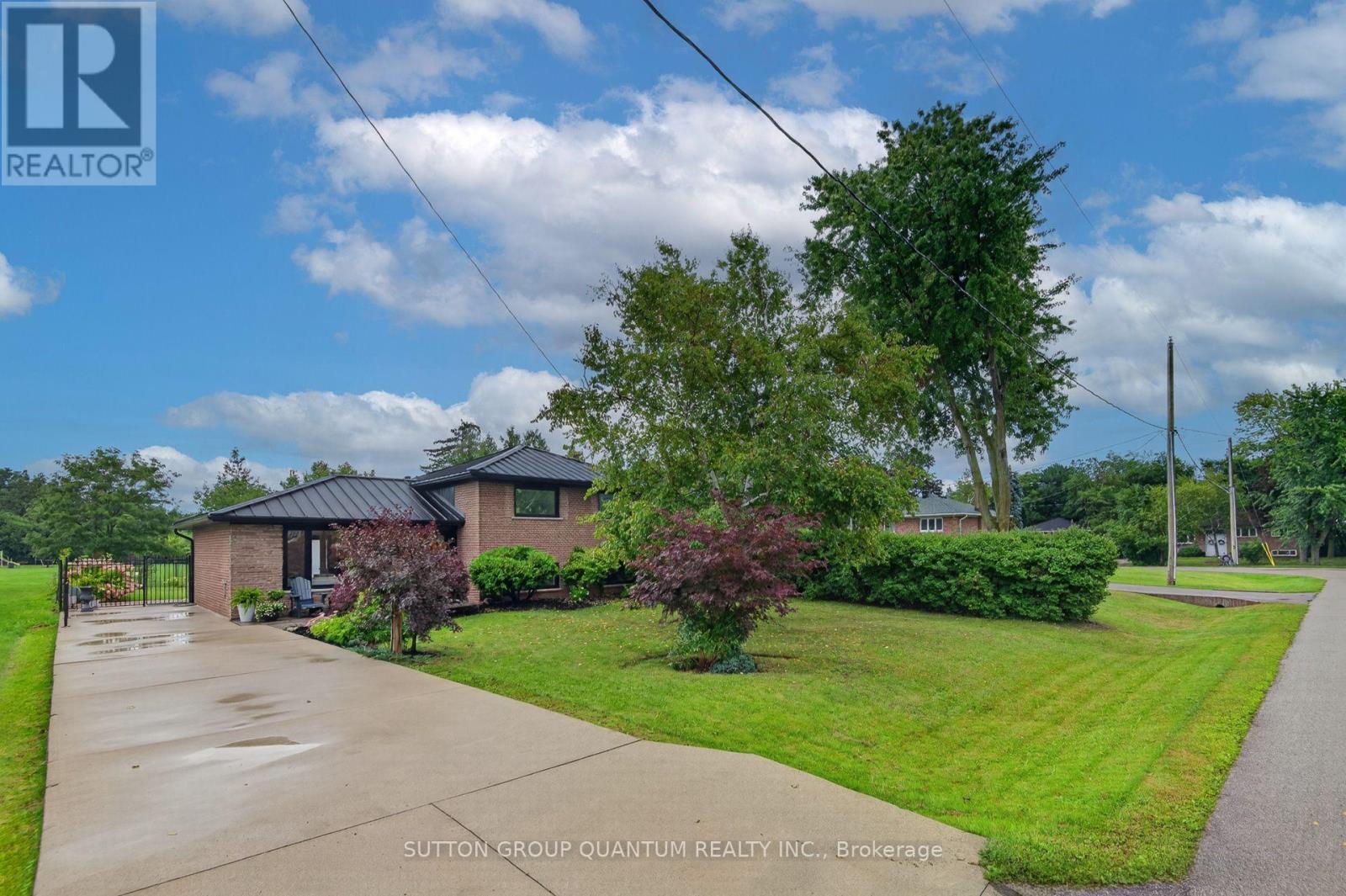 2103 Seabrook Drive Property Photo 5