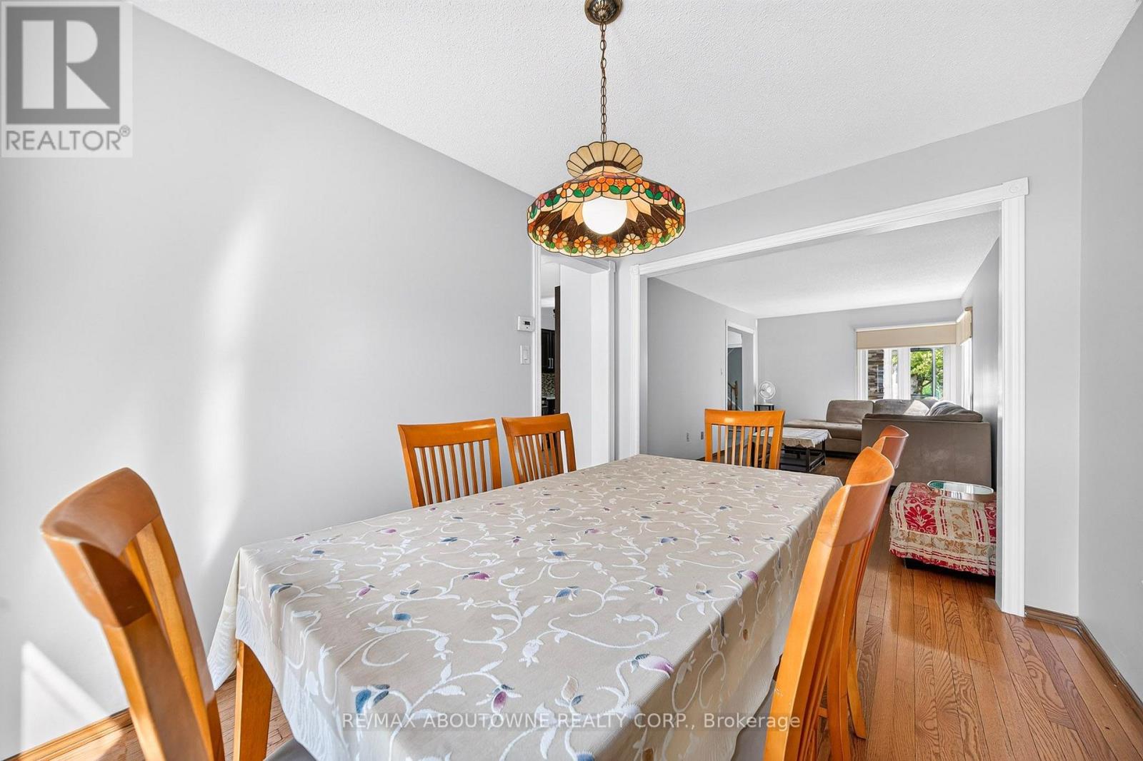 668 Greycedar Crescent Property Photo 7