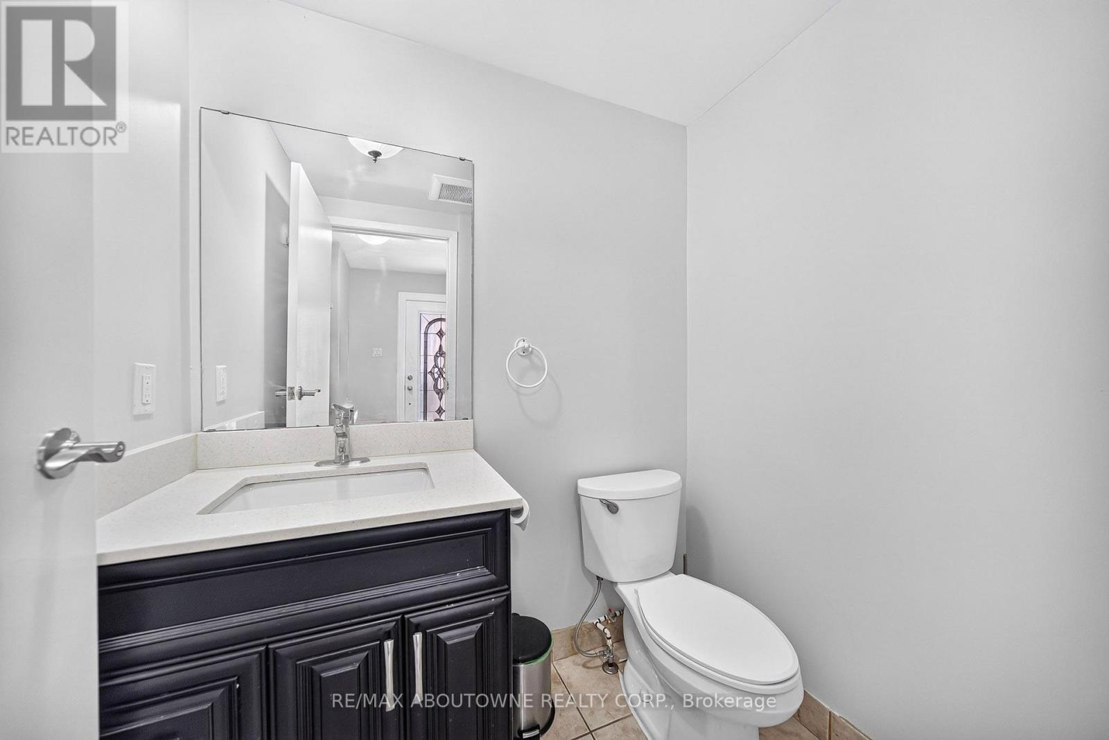 668 Greycedar Crescent Property Photo 14