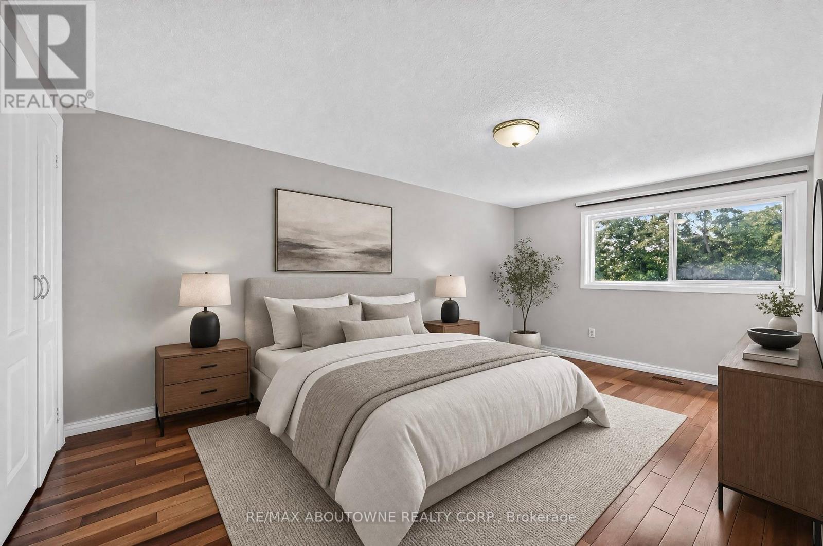 668 Greycedar Crescent Property Photo 18