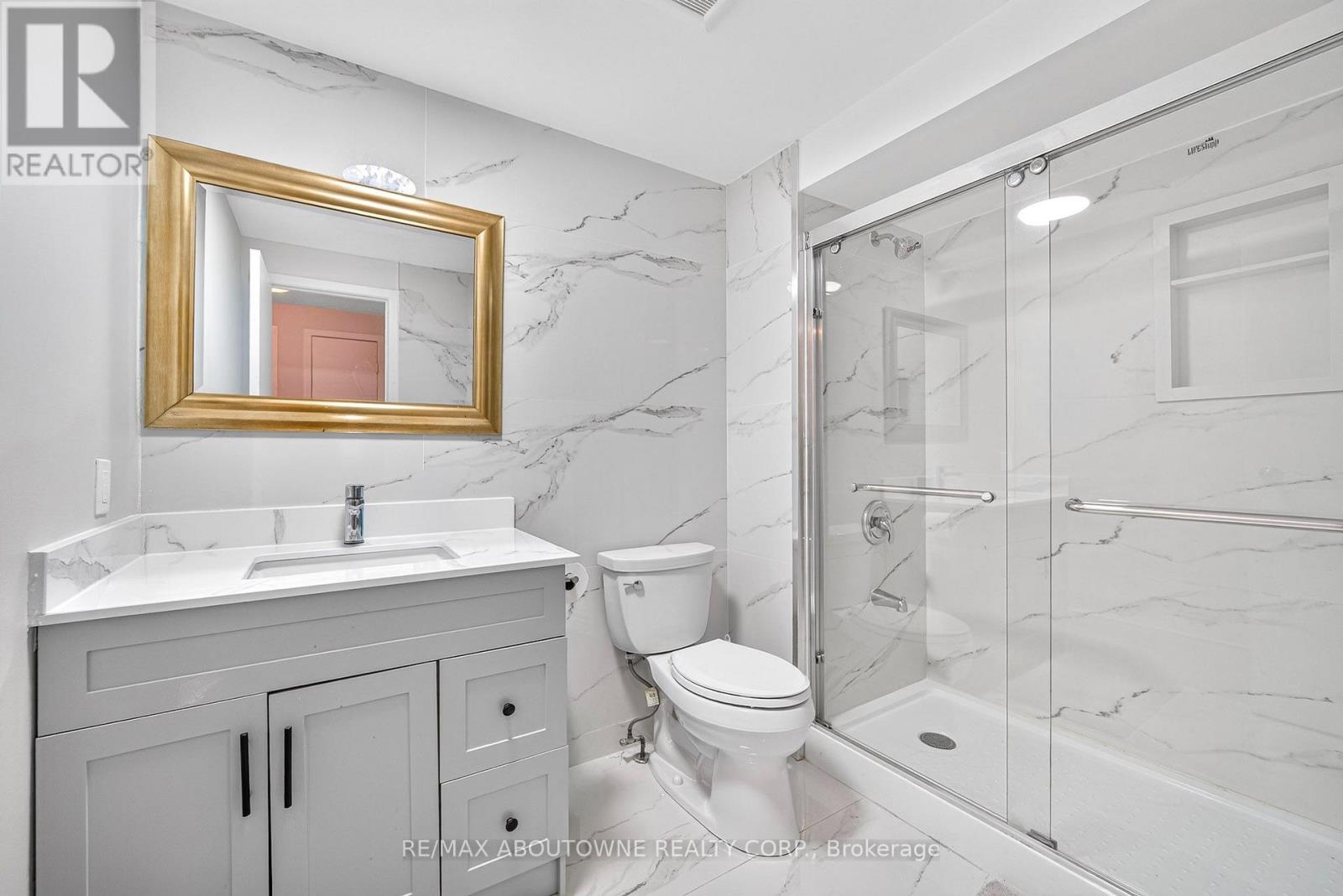 668 Greycedar Crescent Property Photo 20