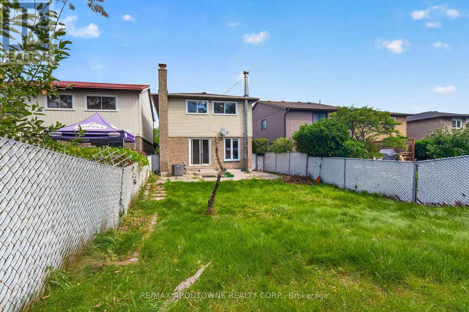 668 Greycedar Crescent Property Photo 30