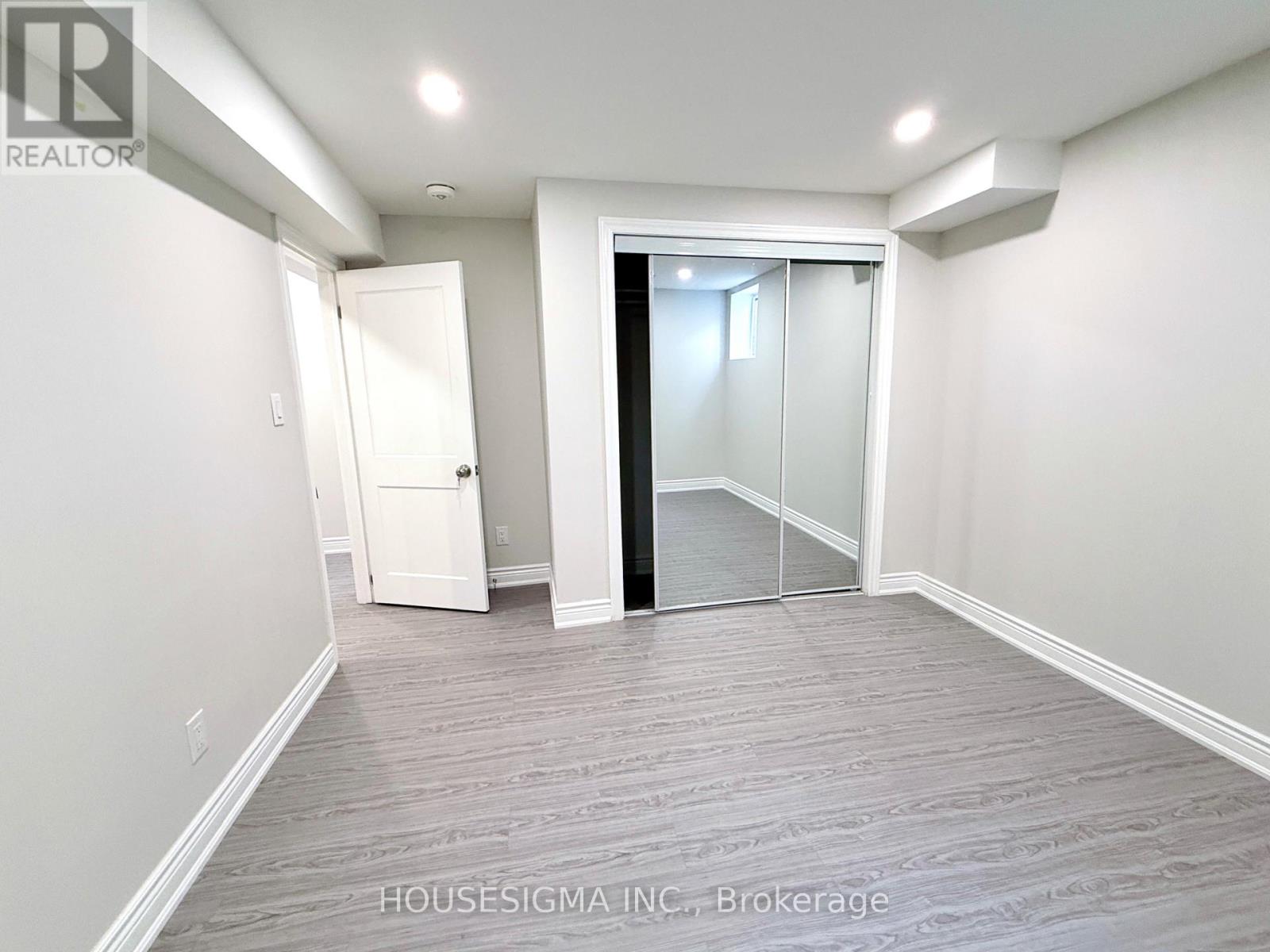Basement Apartment - 438 Tilt Point Property Photo 8