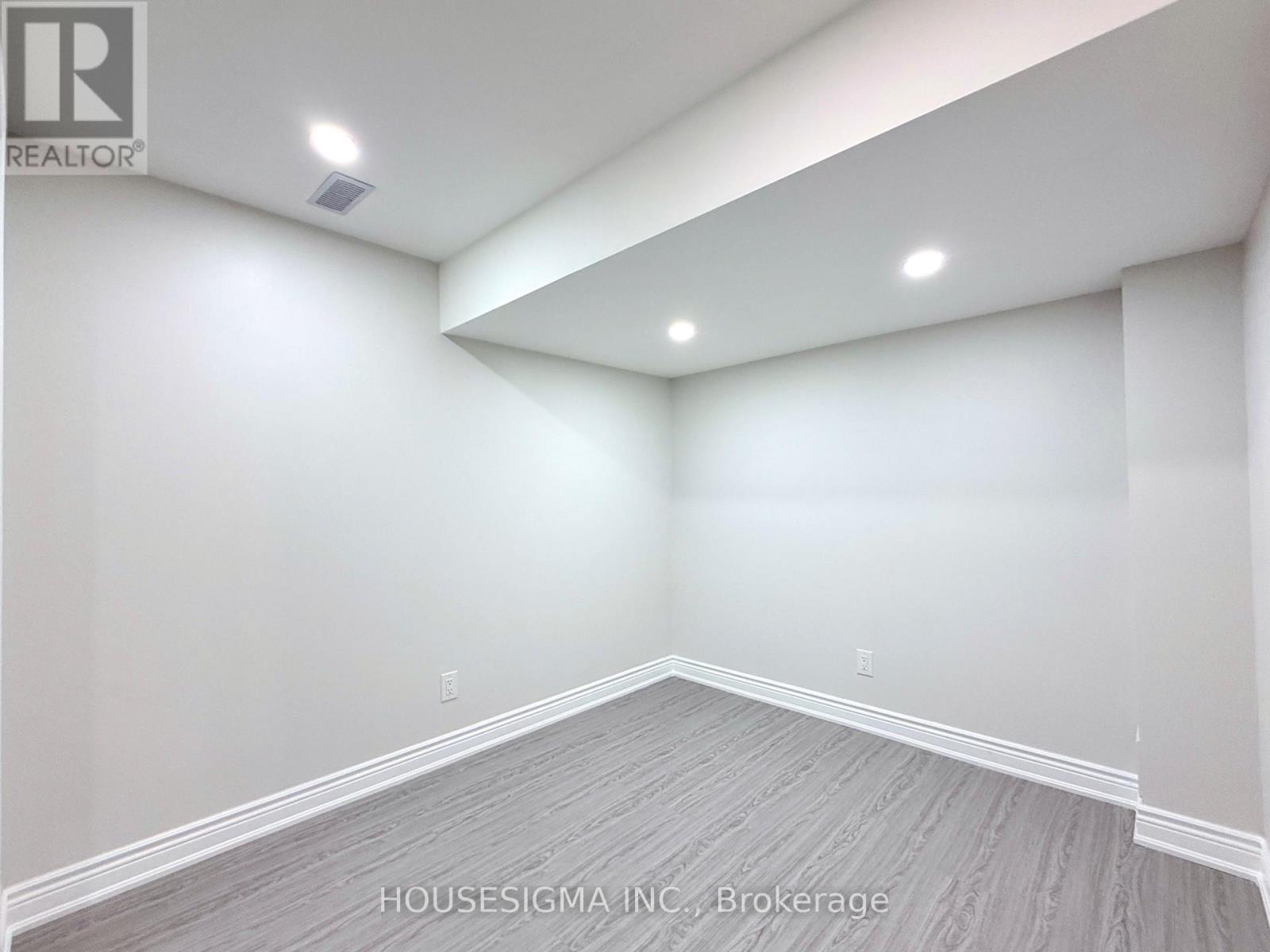 Basement Apartment - 438 Tilt Point Property Photo 11