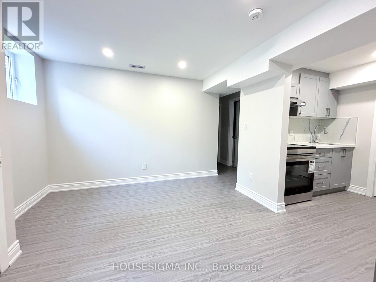Basement Apartment - 438 Tilt Point Property Photo 16