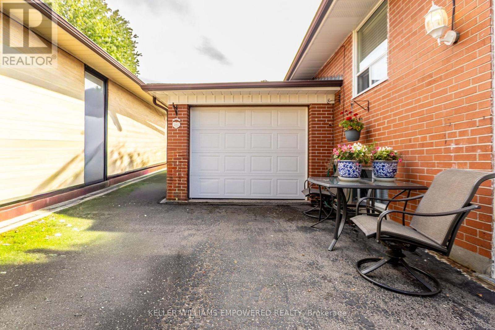 39 Checkendon Drive Property Photo 2