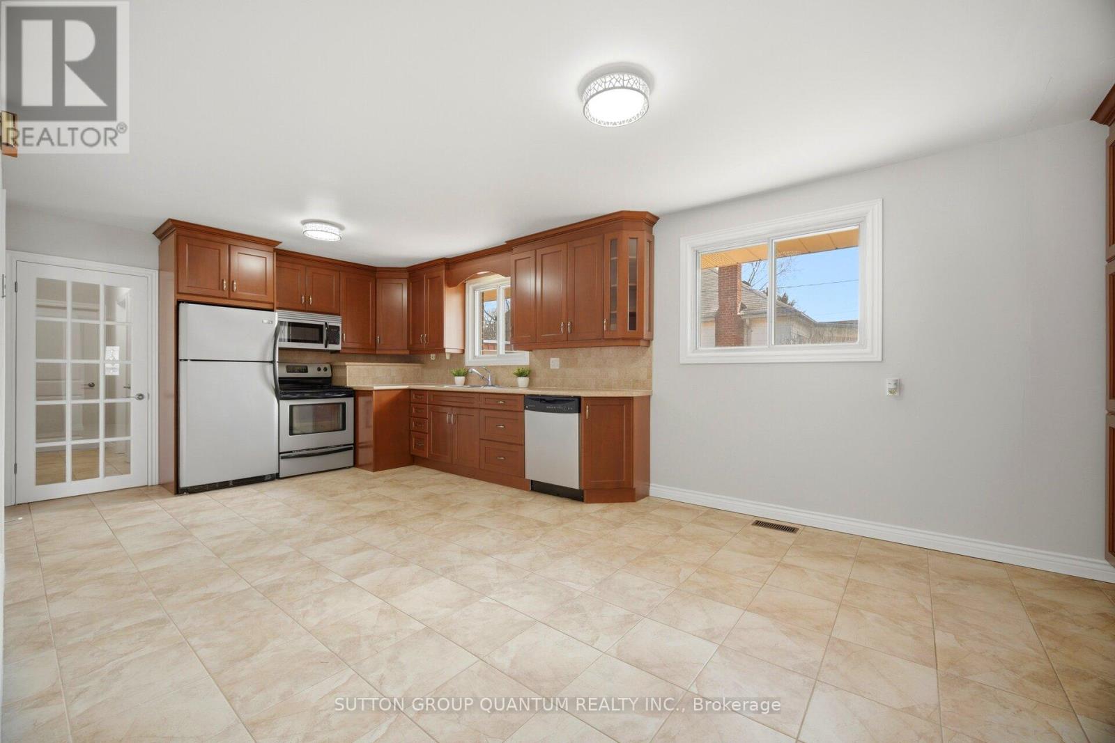 126 Angelene Street Property Photo 11