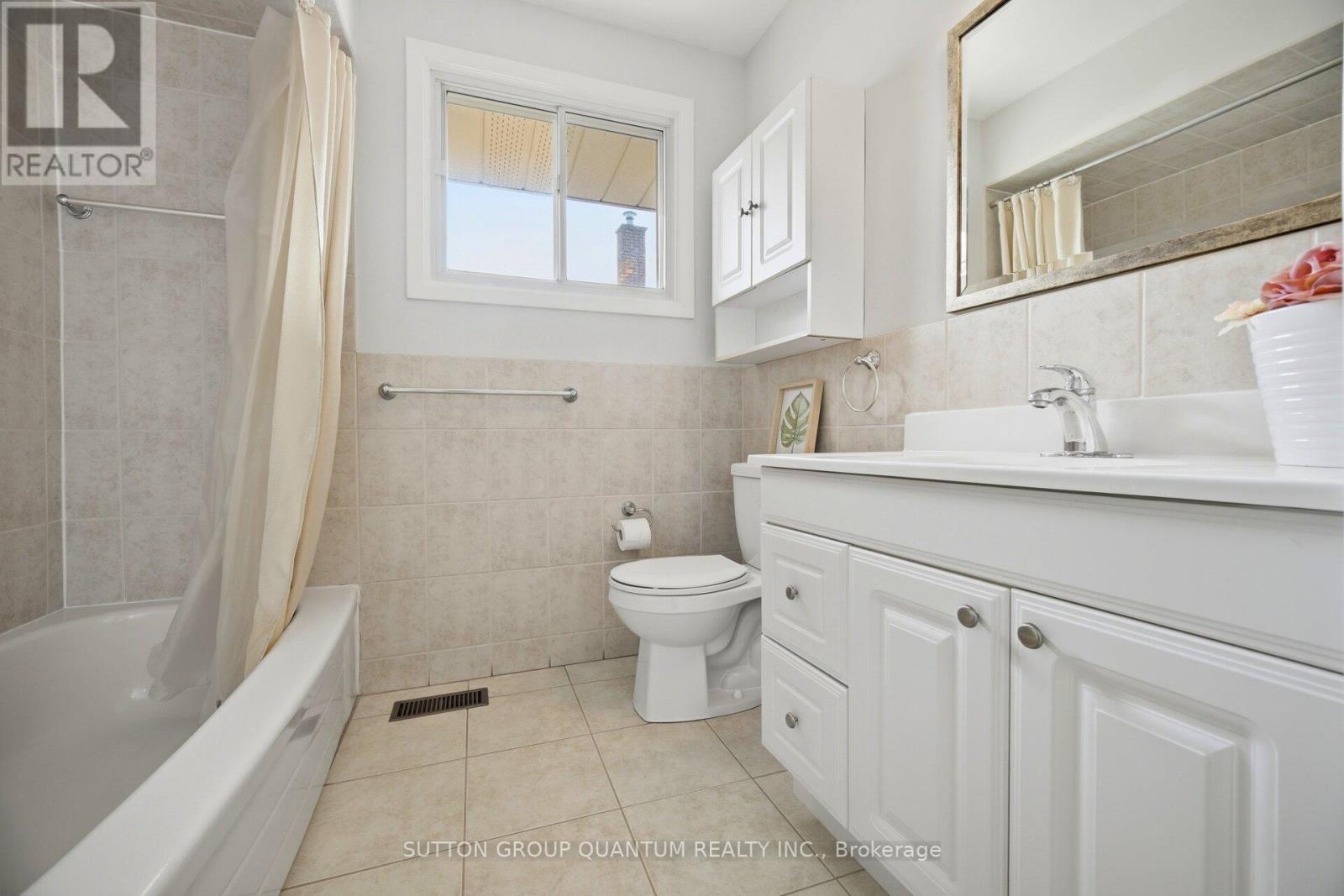 126 Angelene Street Property Photo 20