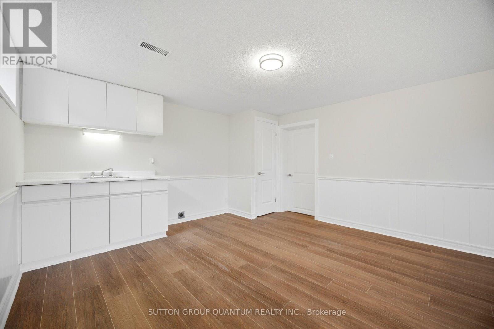 126 Angelene Street Property Photo 26