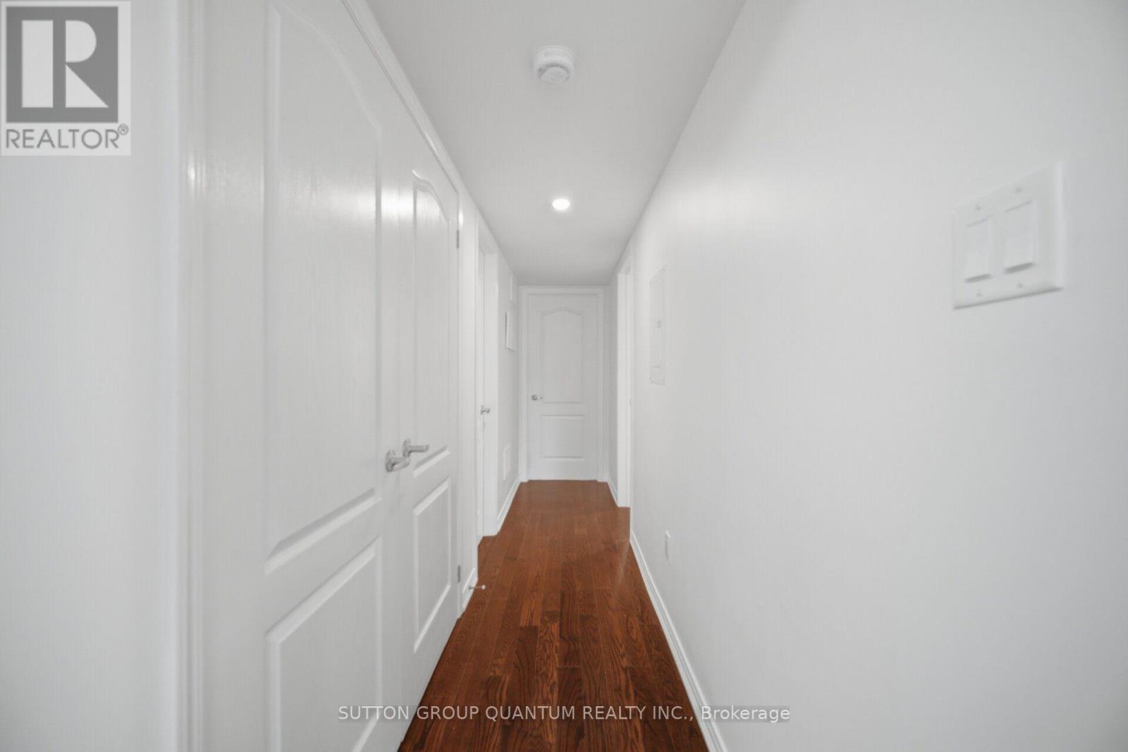 37 - 2441 Greenwich Drive Property Photo 13