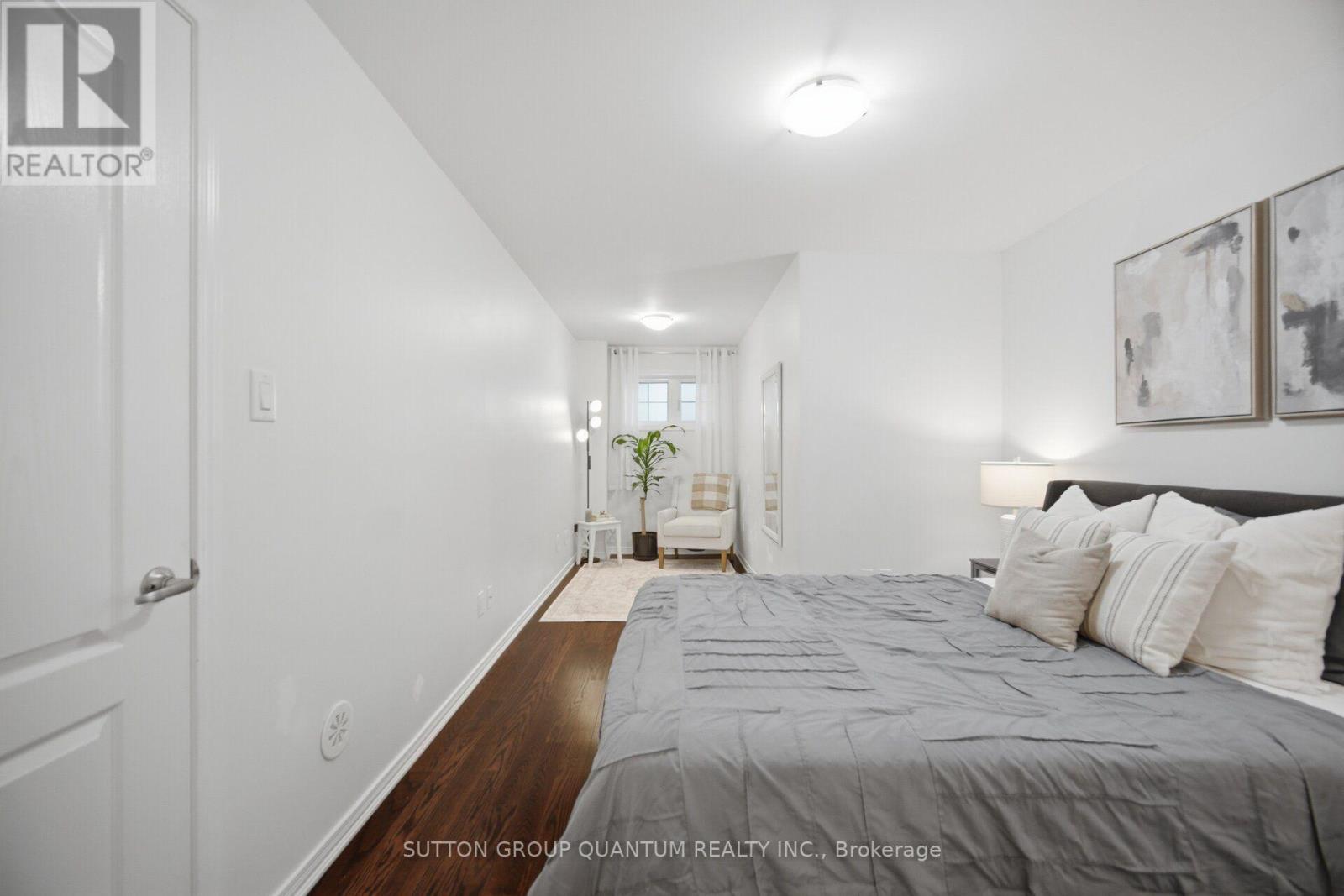 37 - 2441 Greenwich Drive Property Photo 16