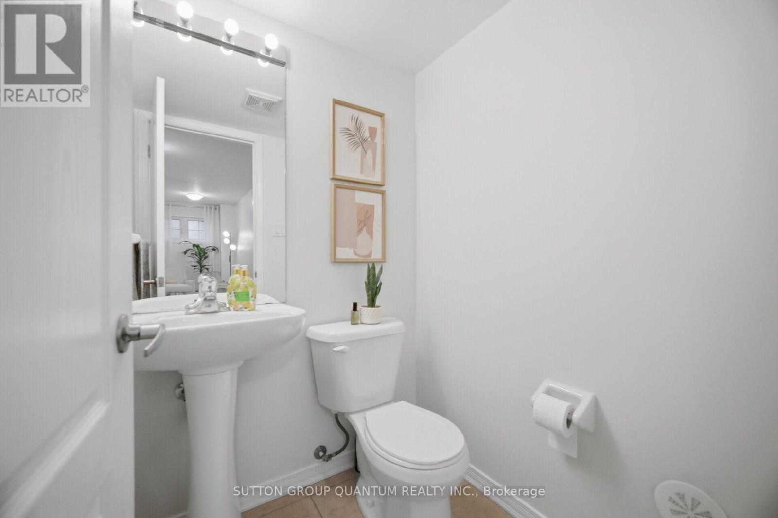 37 - 2441 Greenwich Drive Property Photo 18