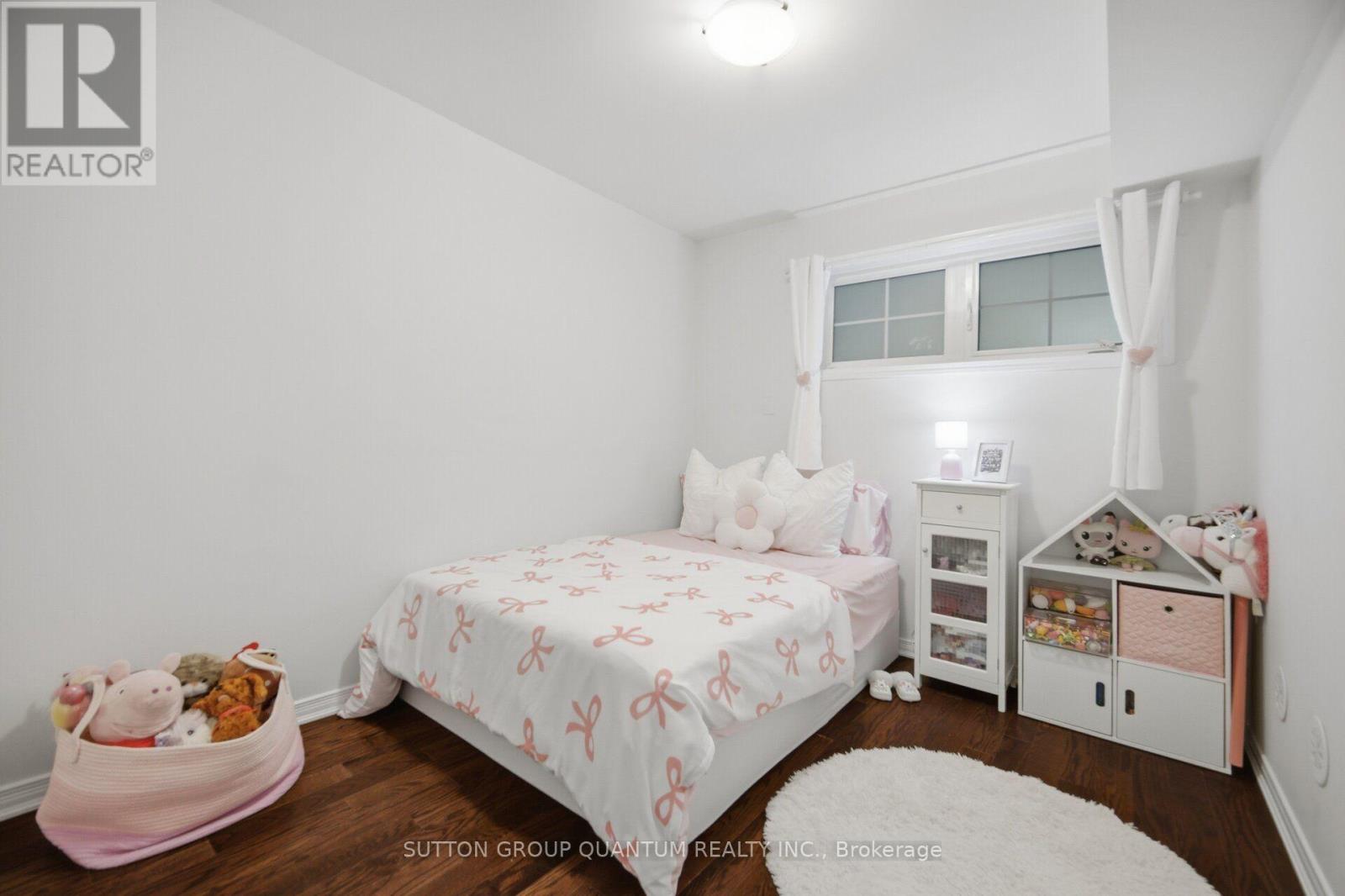 37 - 2441 Greenwich Drive Property Photo 19