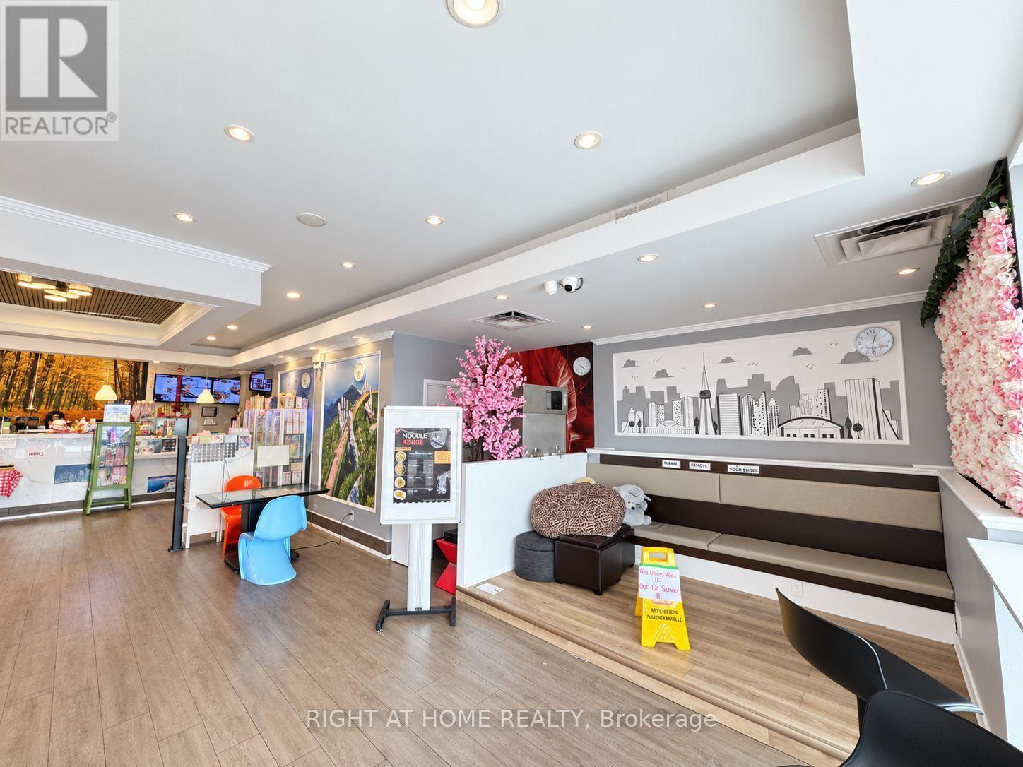 3930 Keele Street Property Photo 2