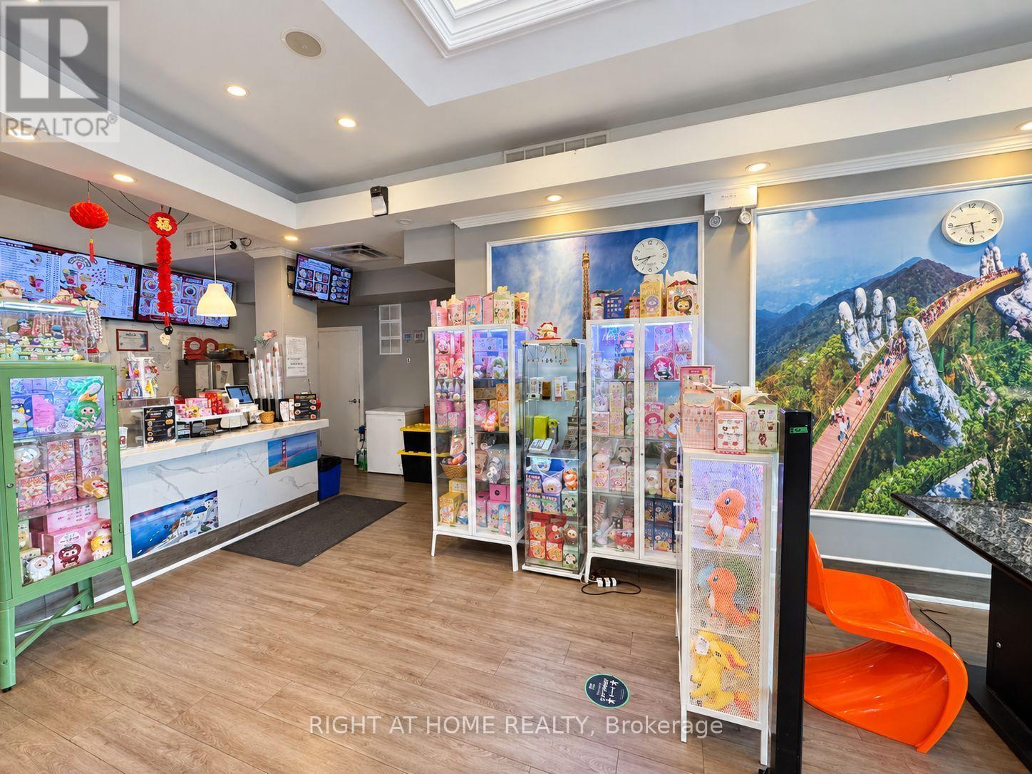 3930 Keele Street Property Photo 4