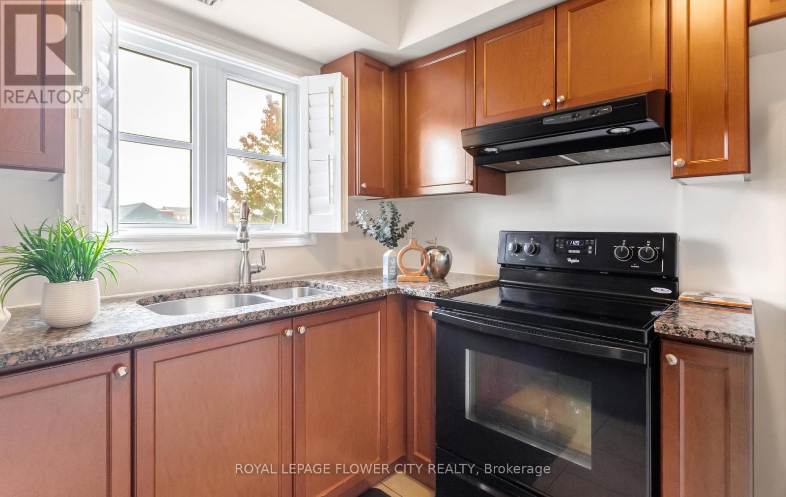 204 - 60 Baycliffe Crescent Property Photo 17