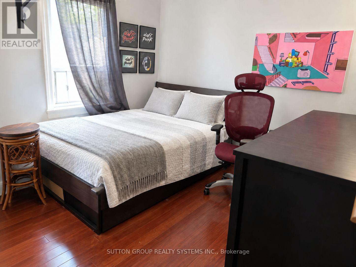 2094 Dufferin Street Property Photo 7