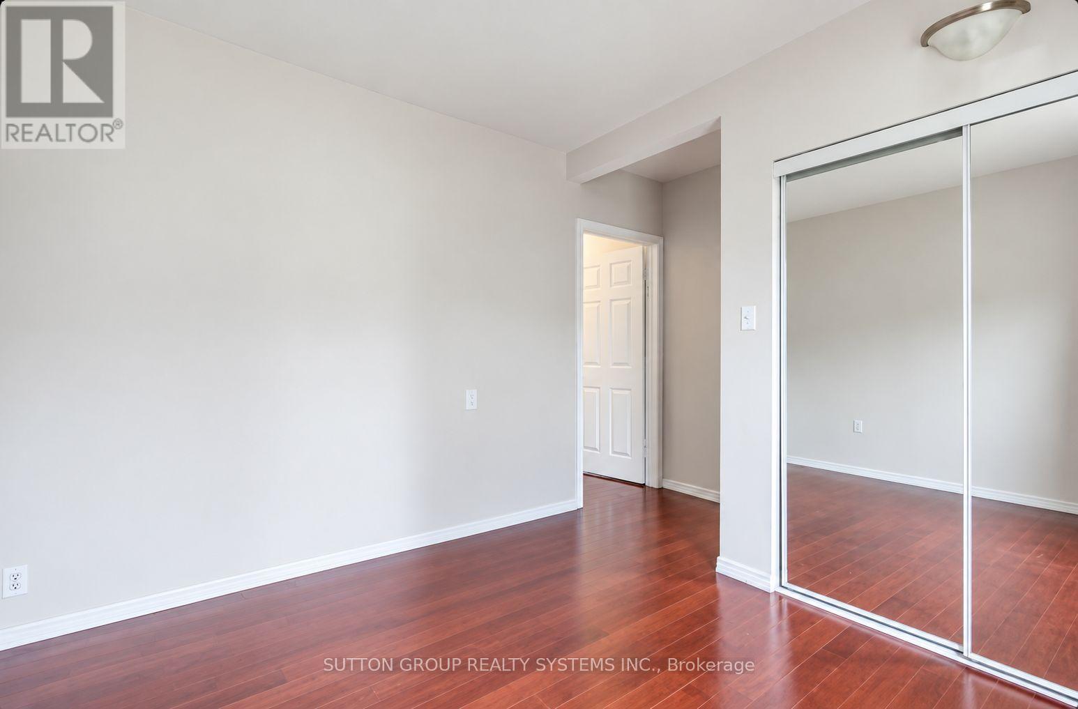 2094 Dufferin Street Property Photo 8