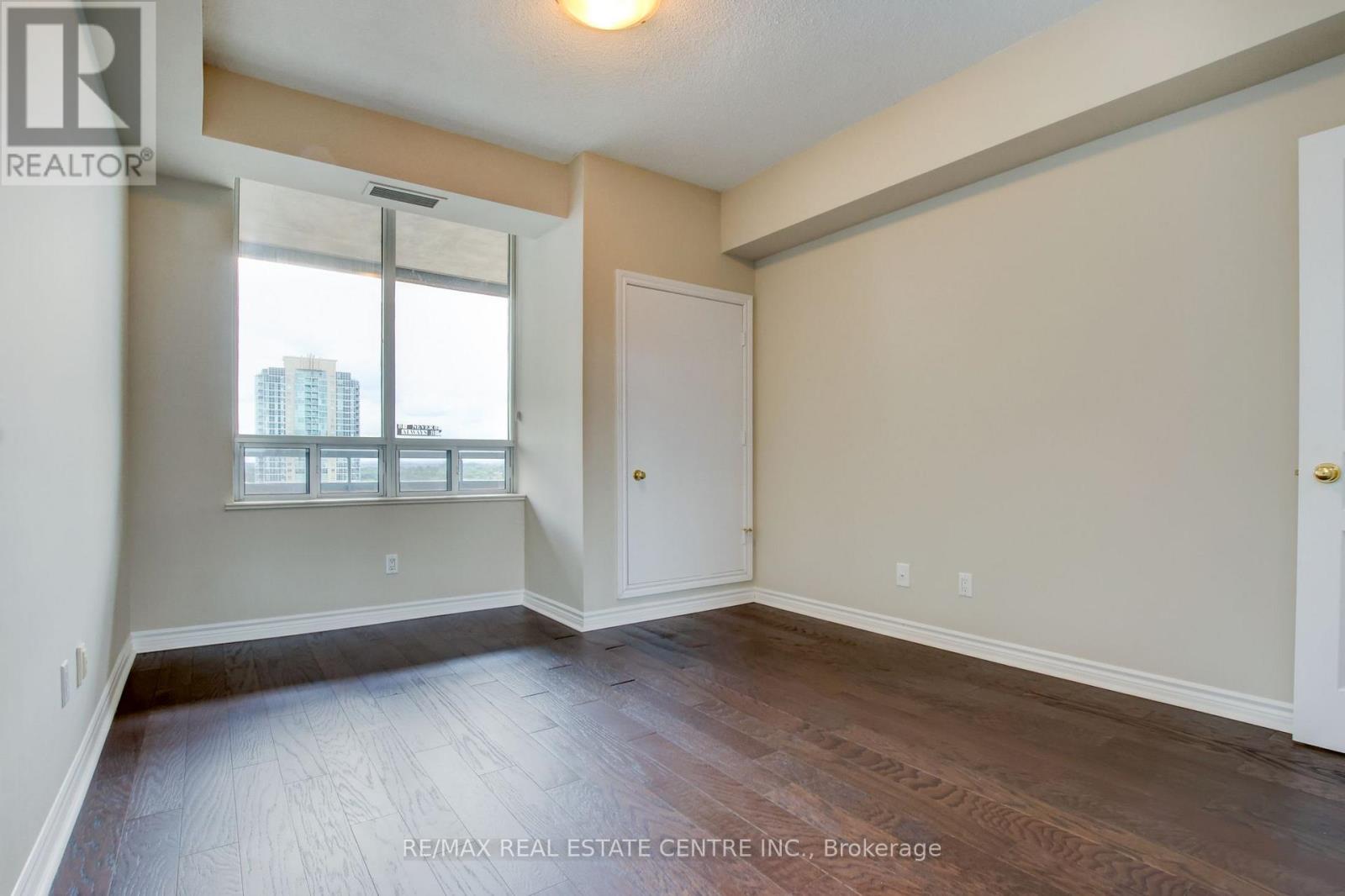 1202 - 1 Belvedere Court Property Photo 32