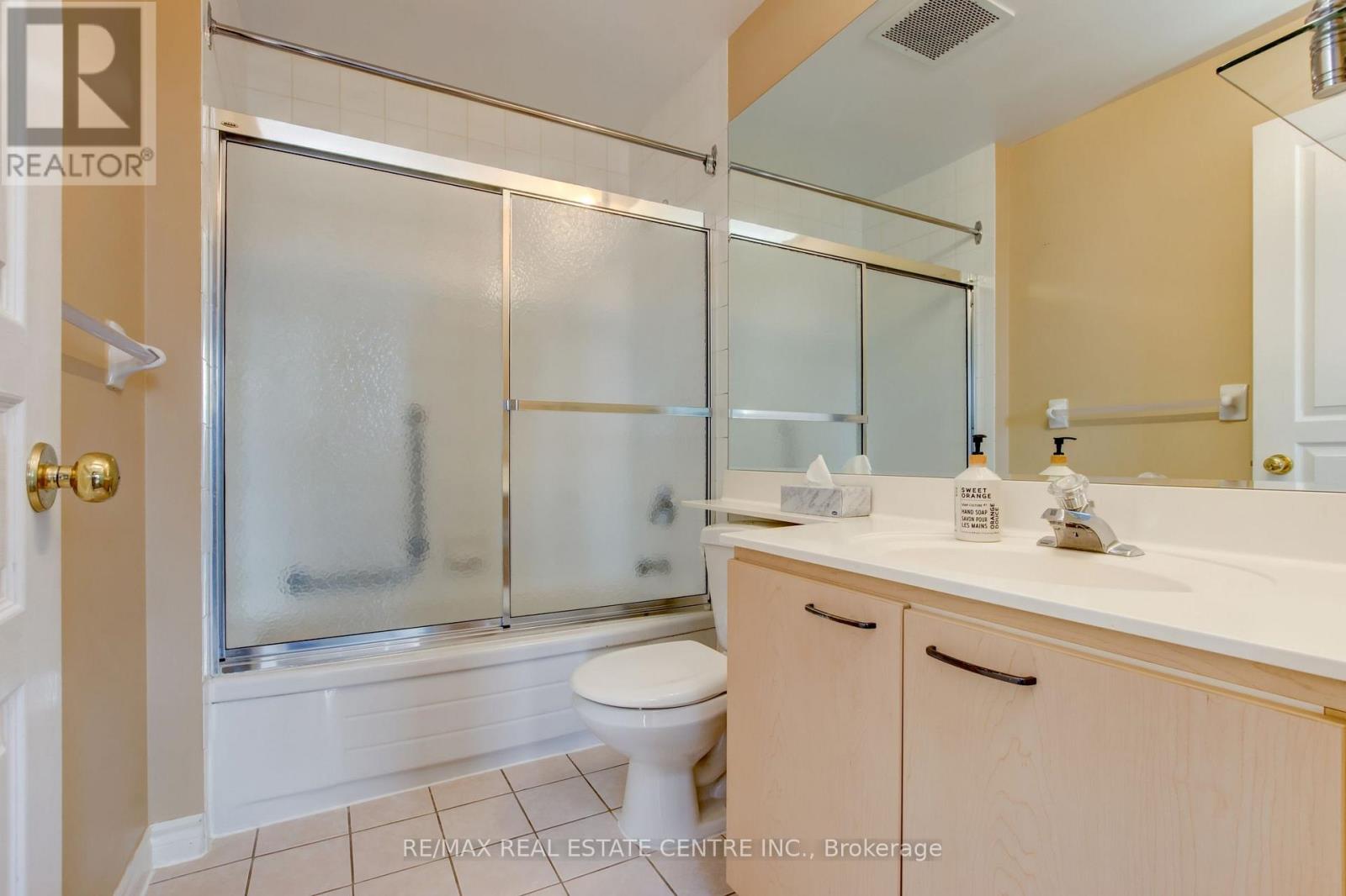 1202 - 1 Belvedere Court Property Photo 34