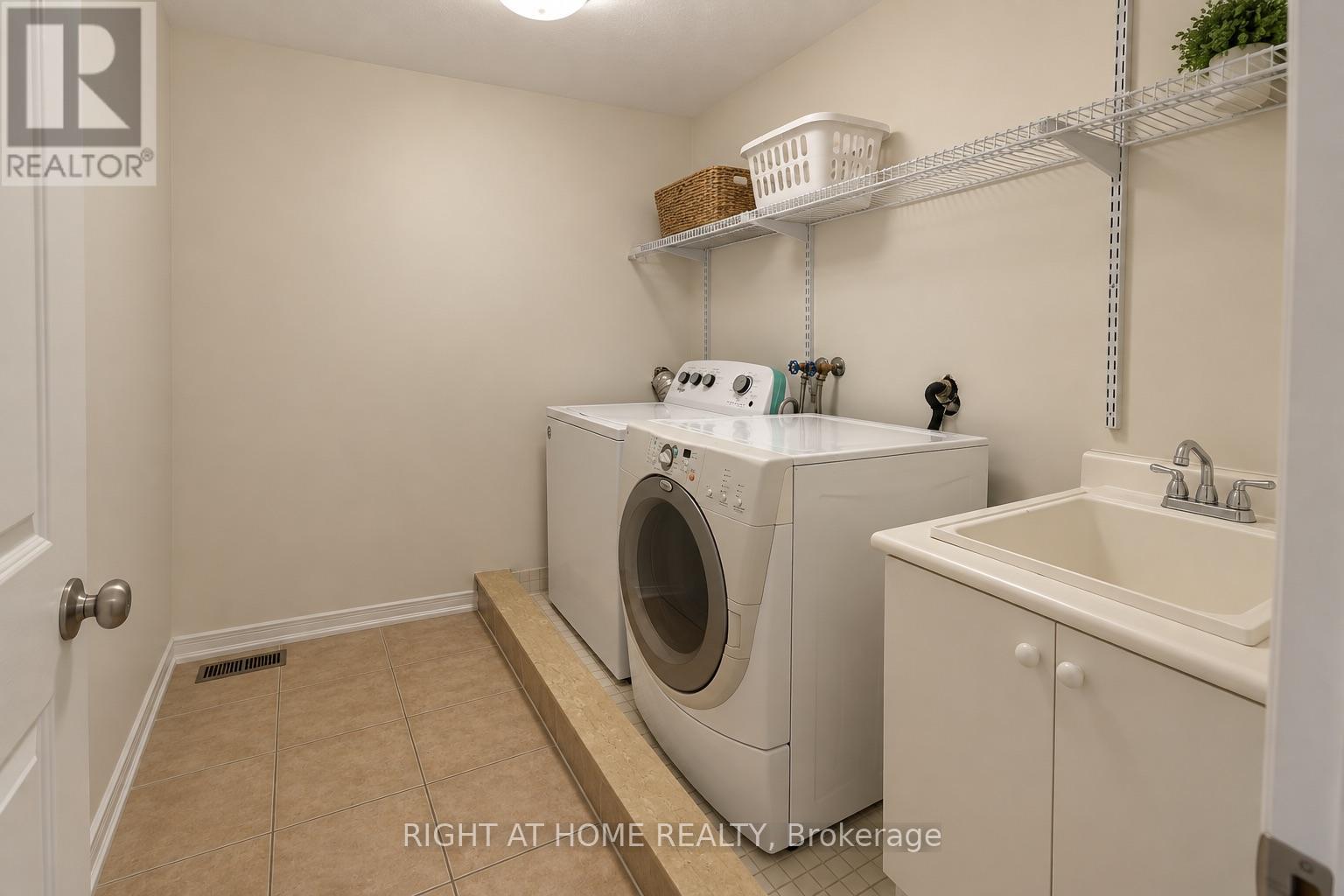 427 Chandler Crescent Property Photo 22