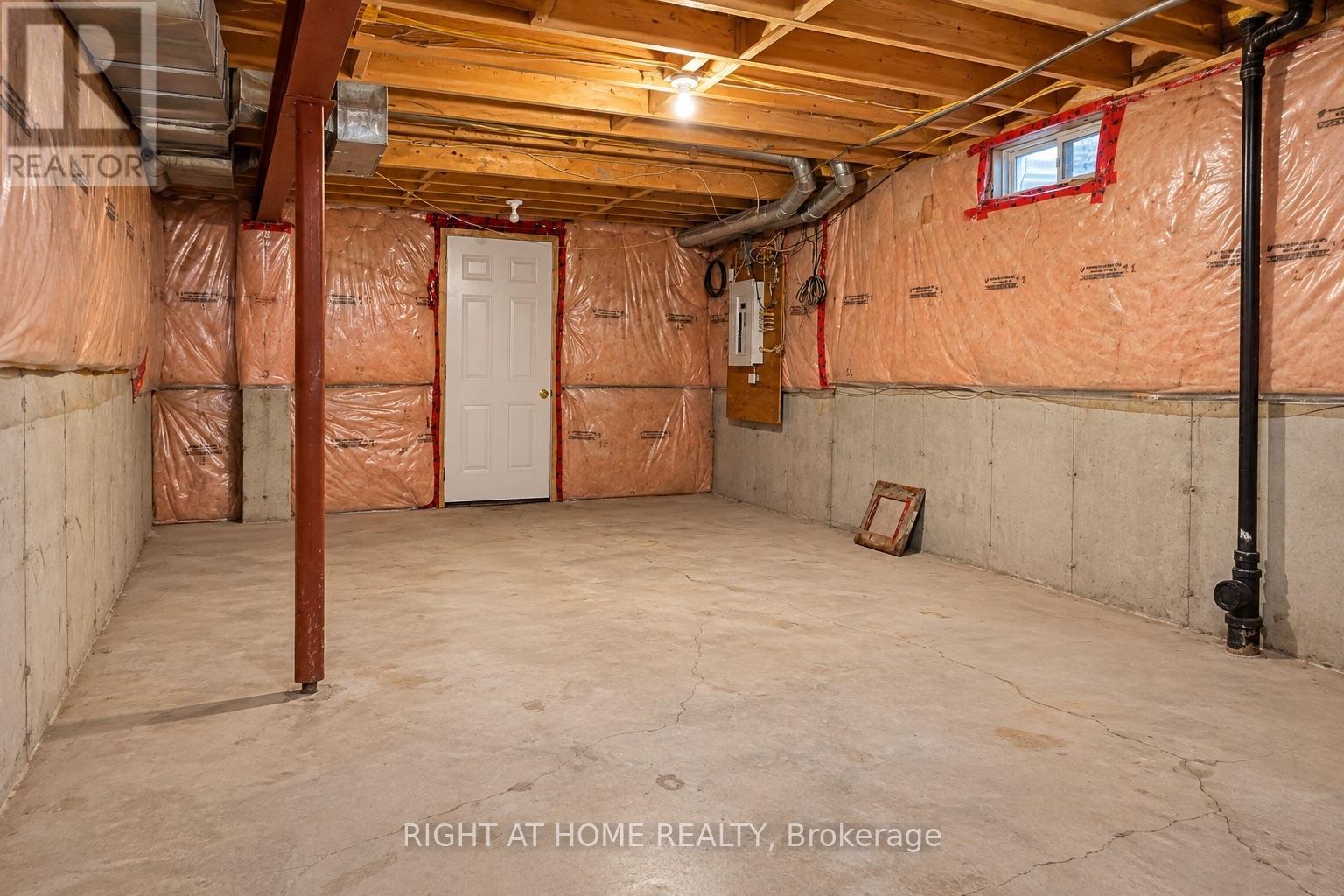 427 Chandler Crescent Property Photo 32